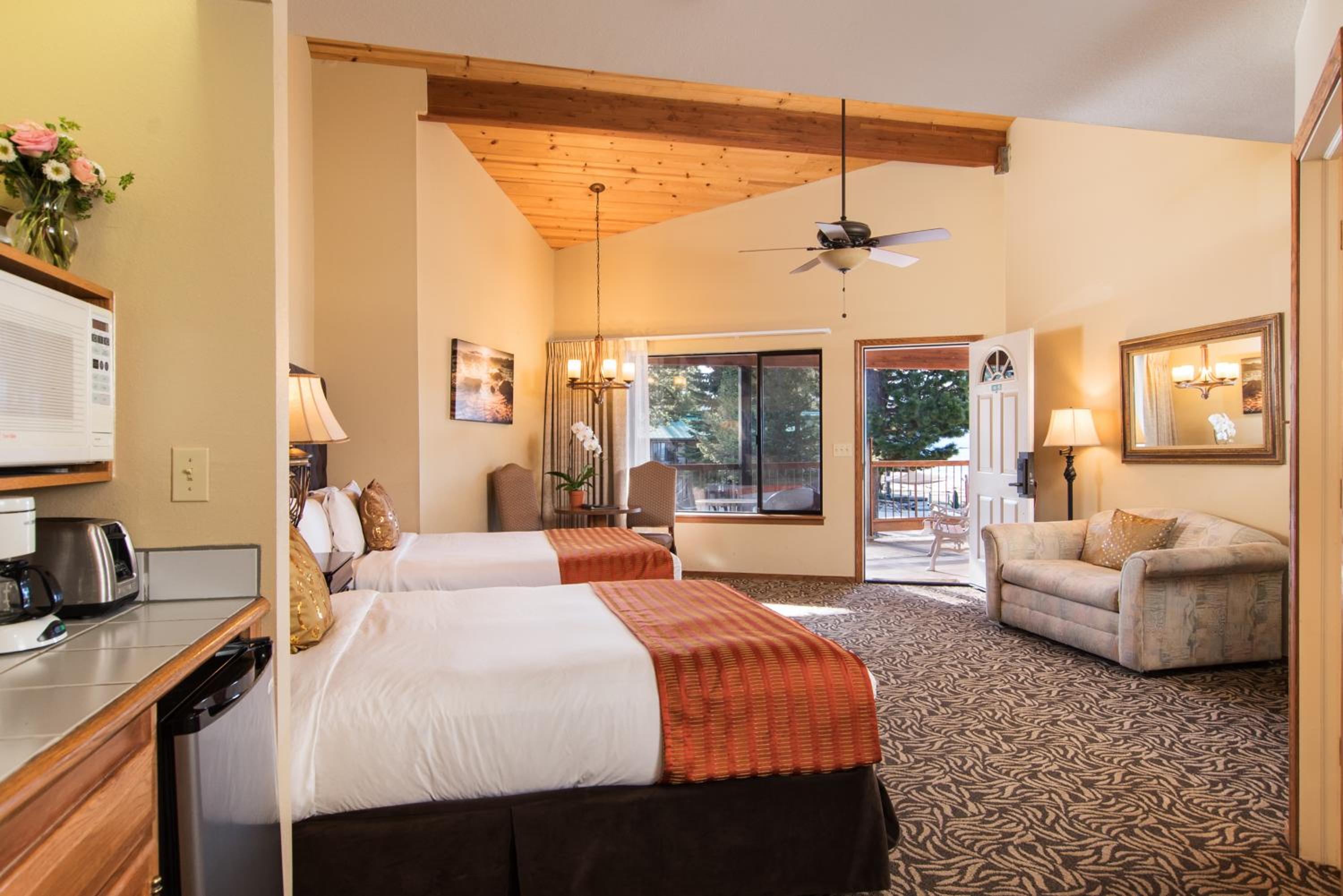 Mourelatos Lakeshore Resort - Property Image 34