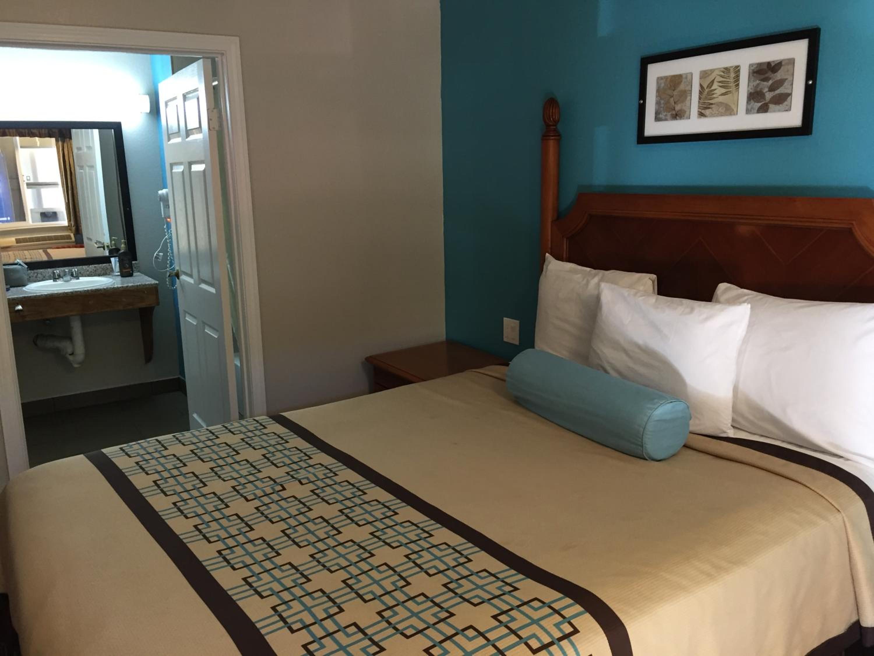 Oakland Vacations - Continental Lodge - Property Image 21