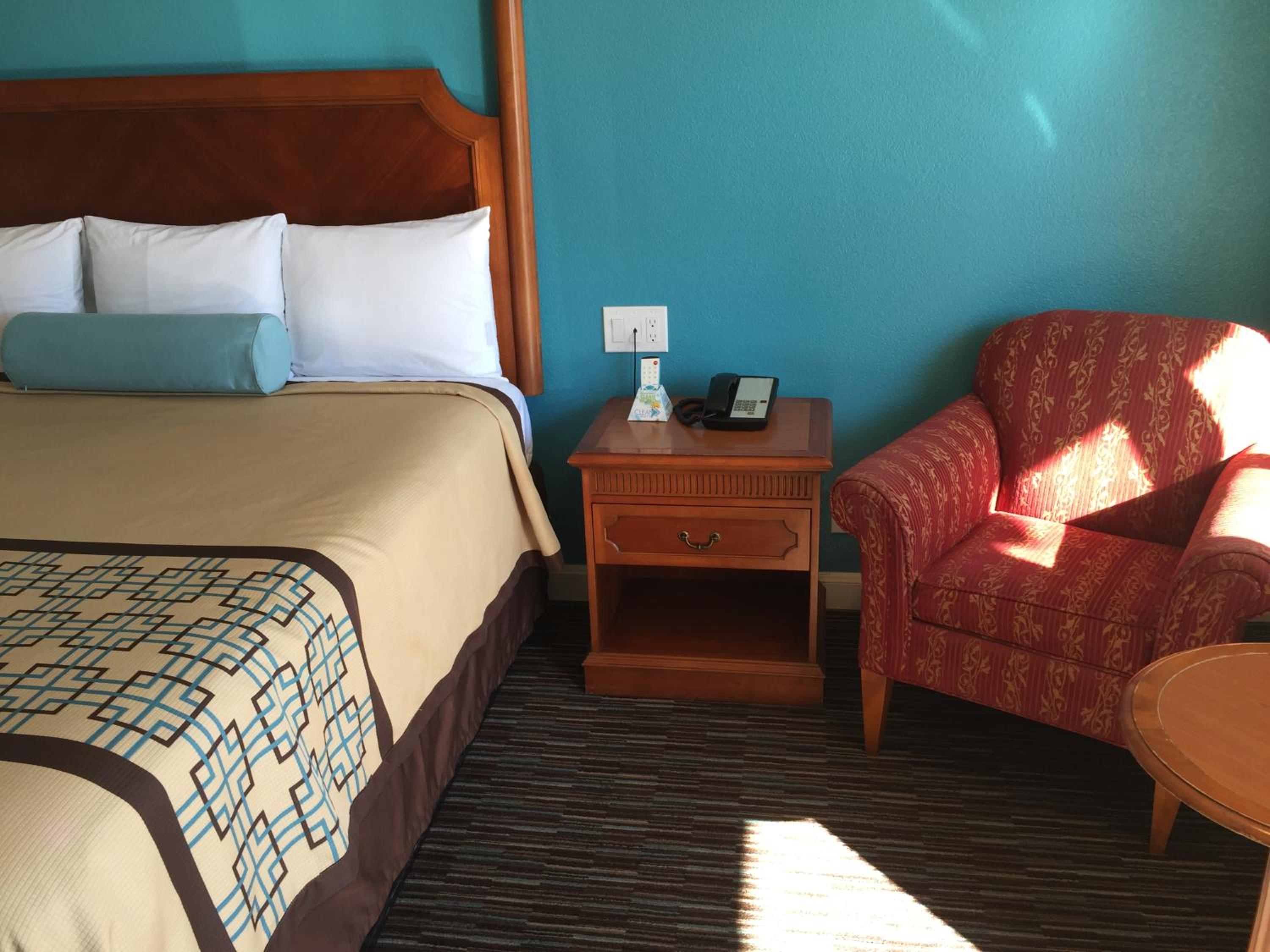 Oakland Vacations - Continental Lodge - Property Image 14