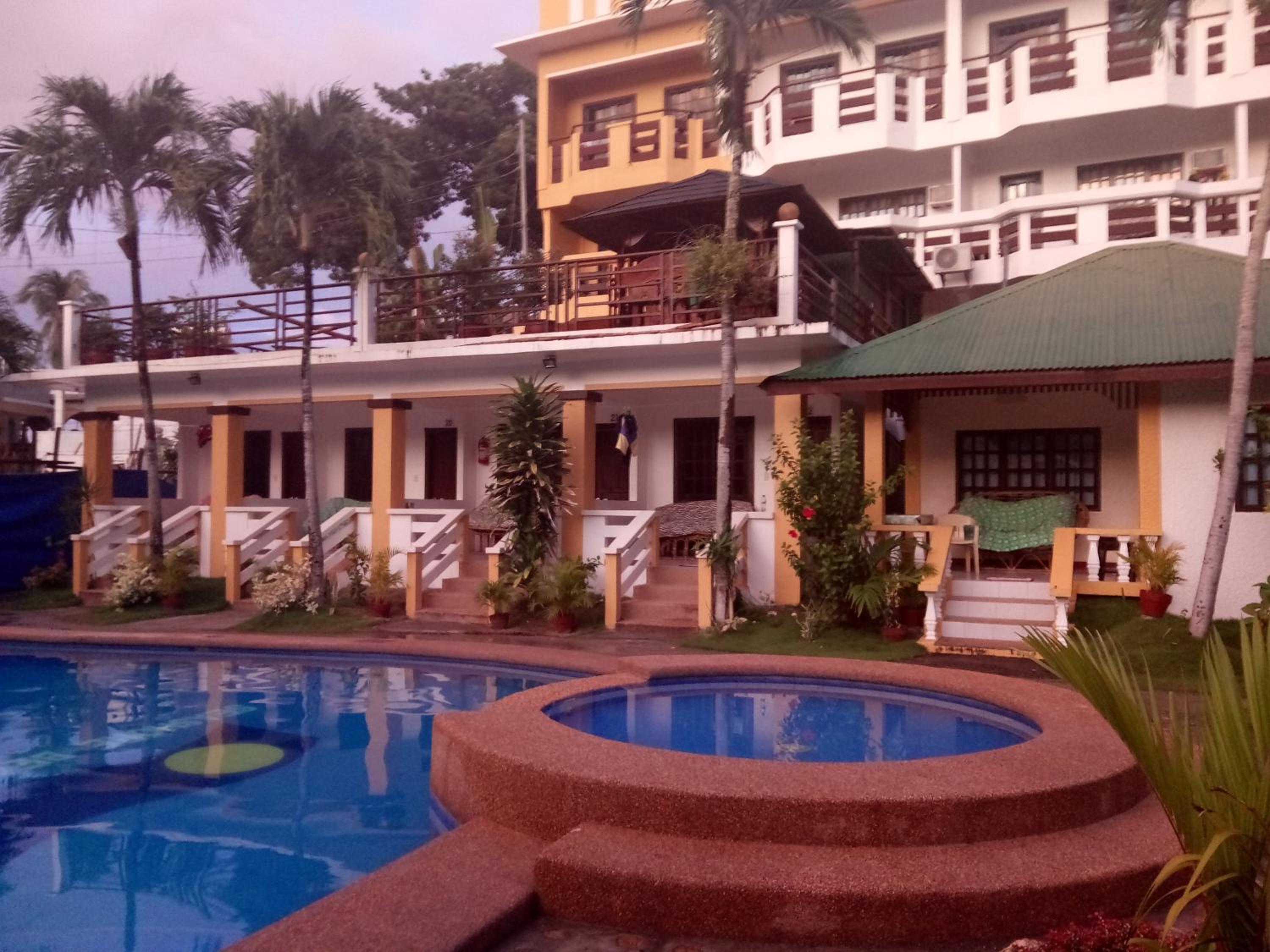 Seashore Beach Resort, Puerto Galera - 12