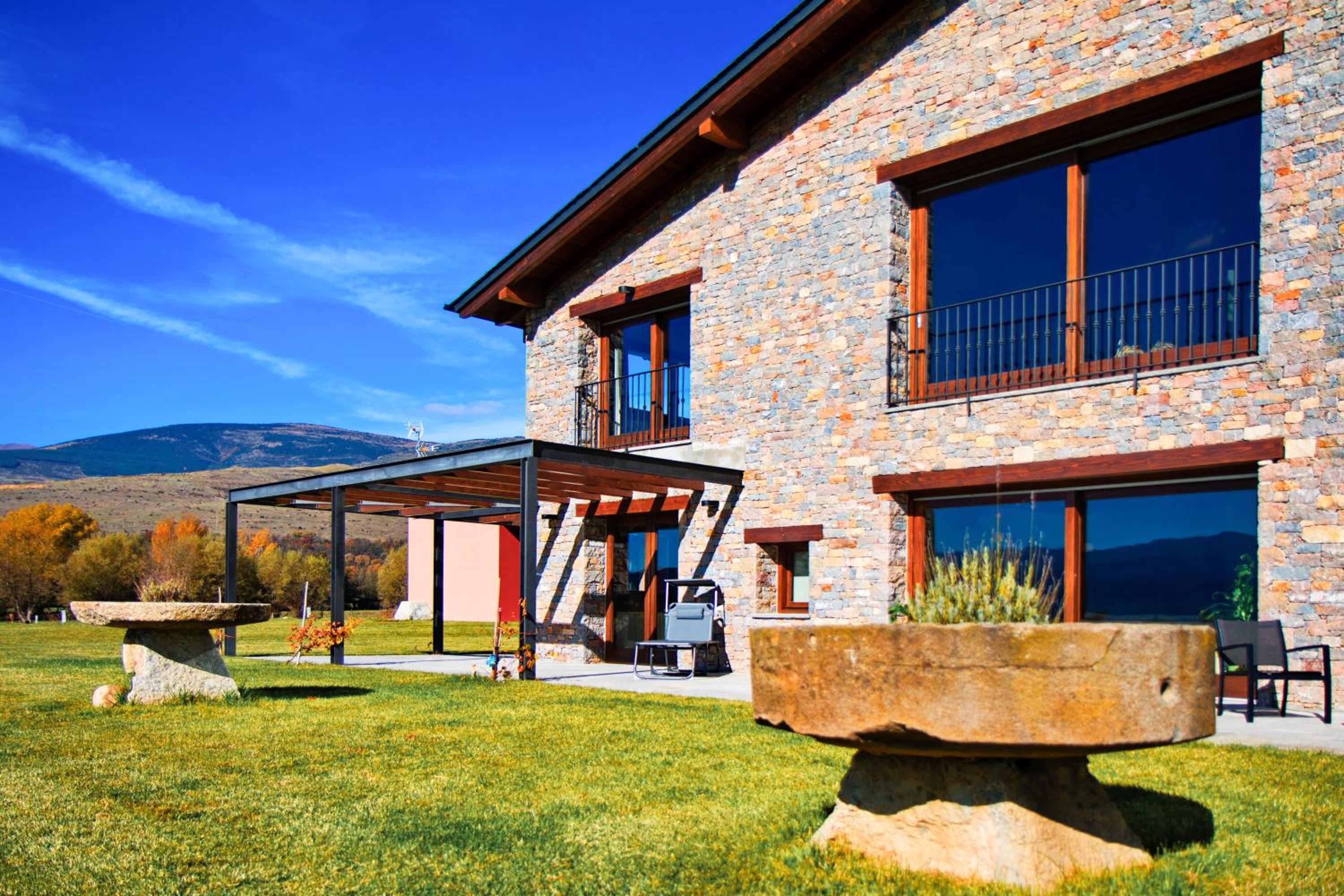 Casa de 7 suites y vistas 360. Les Feixes Llargues