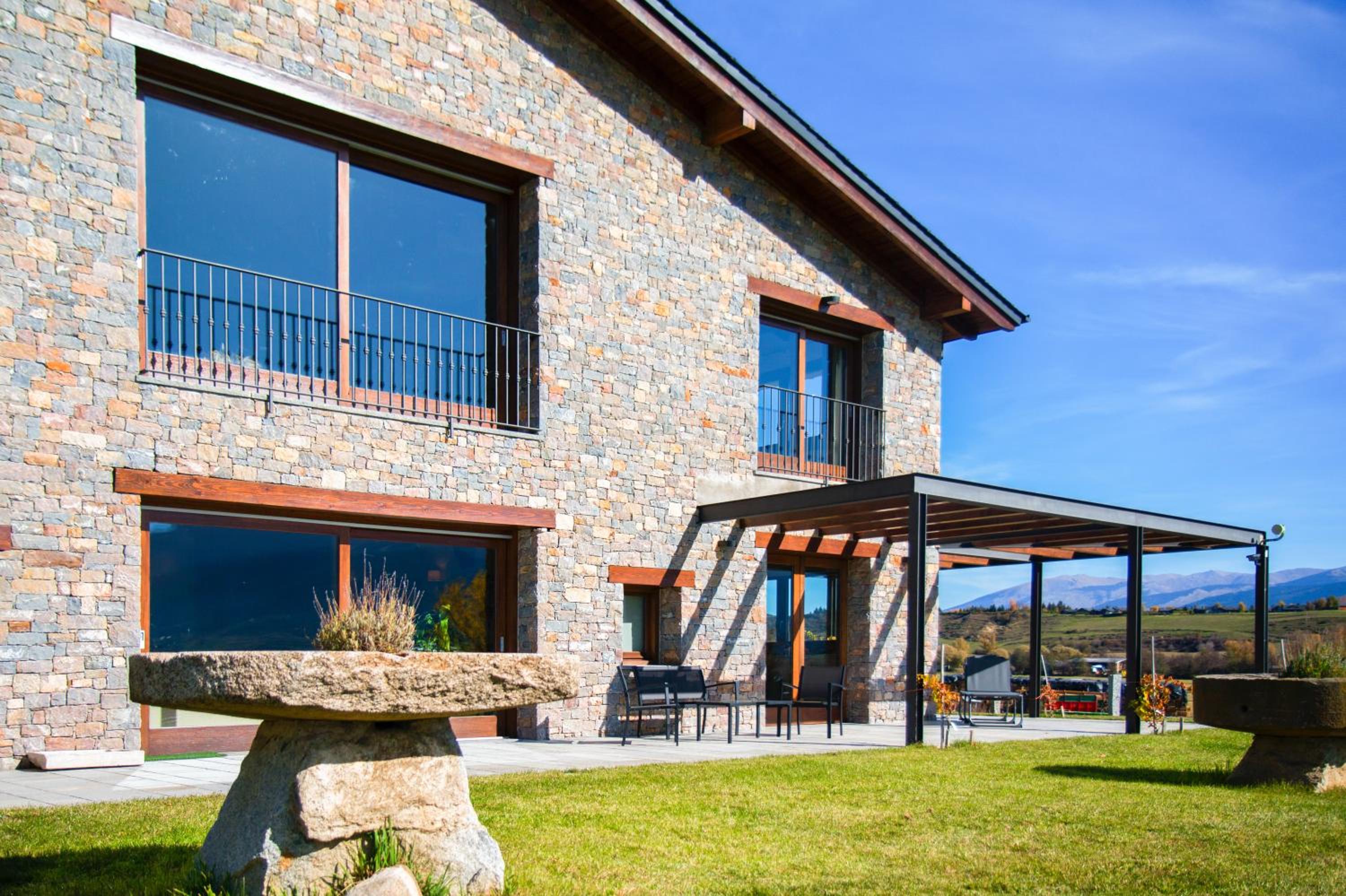 Casa de 7 suites y vistas 360. Les Feixes Llargues