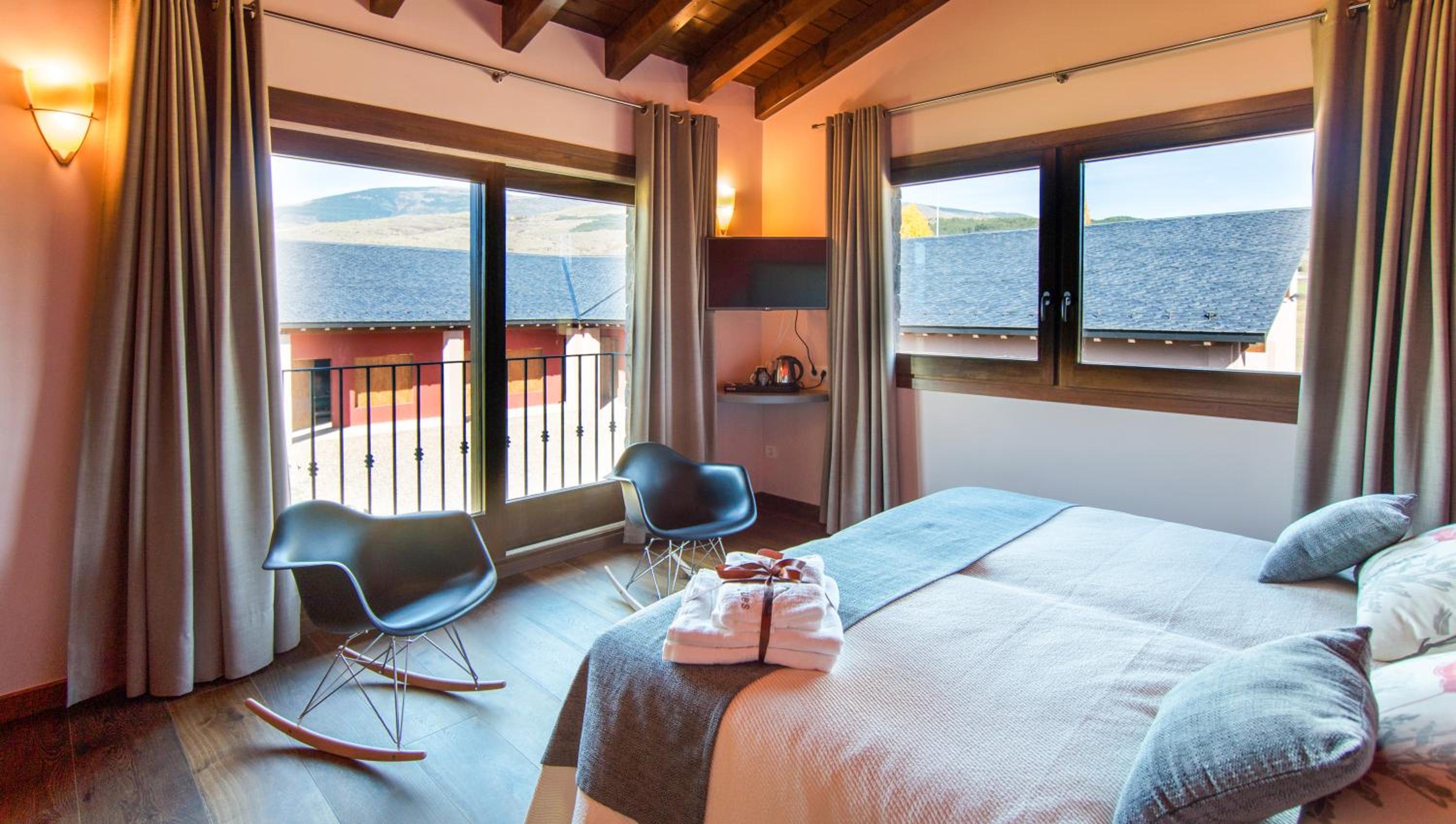 Casa de 7 suites y vistas 360. Les Feixes Llargues