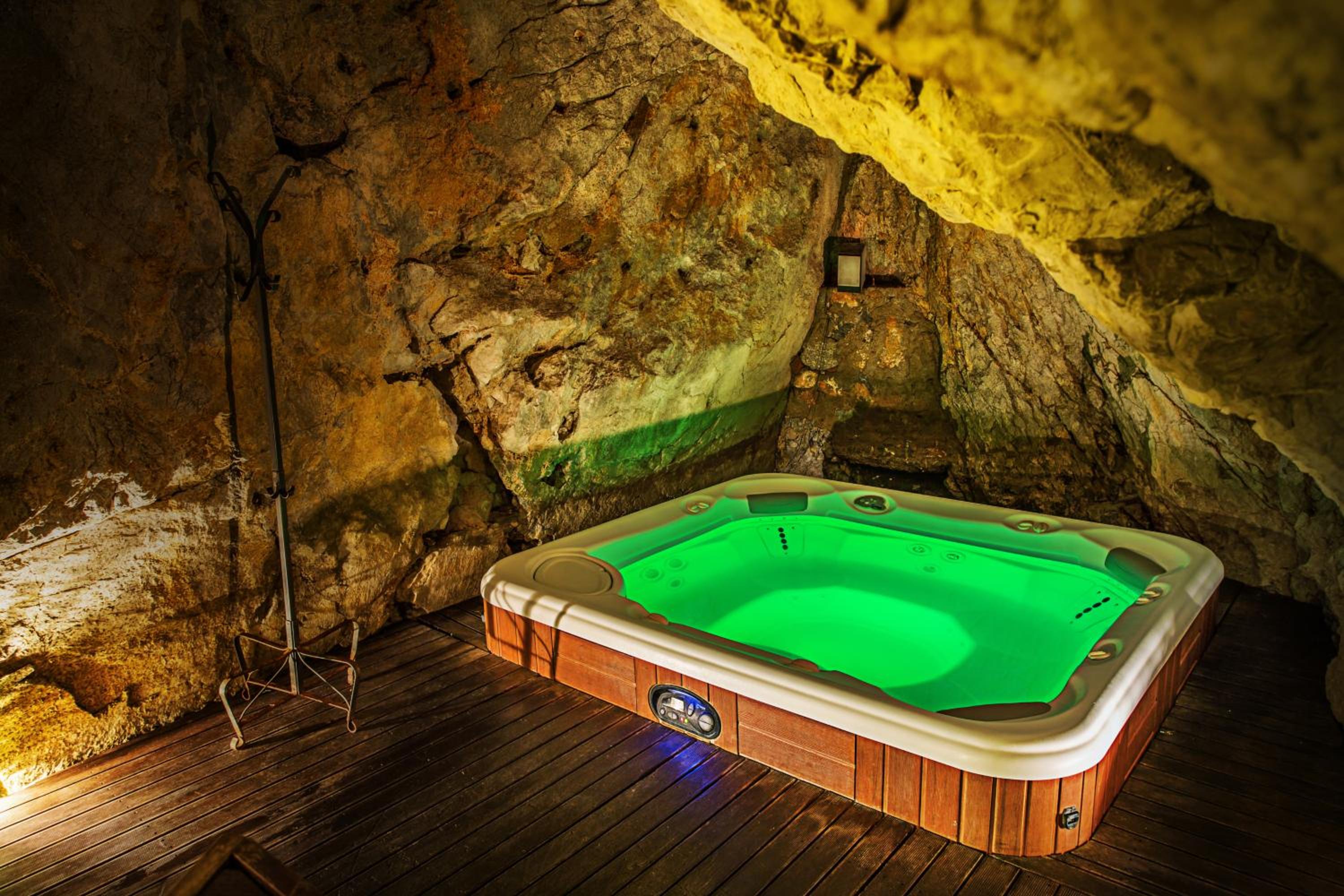 Jacuzzi
