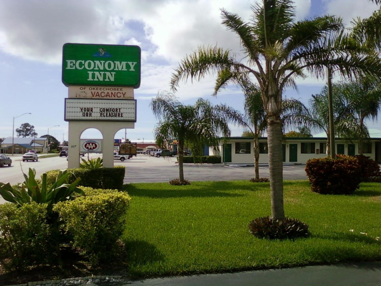 Okeechobee Vacations - Economy Inn Okeechobee - Property Image 1