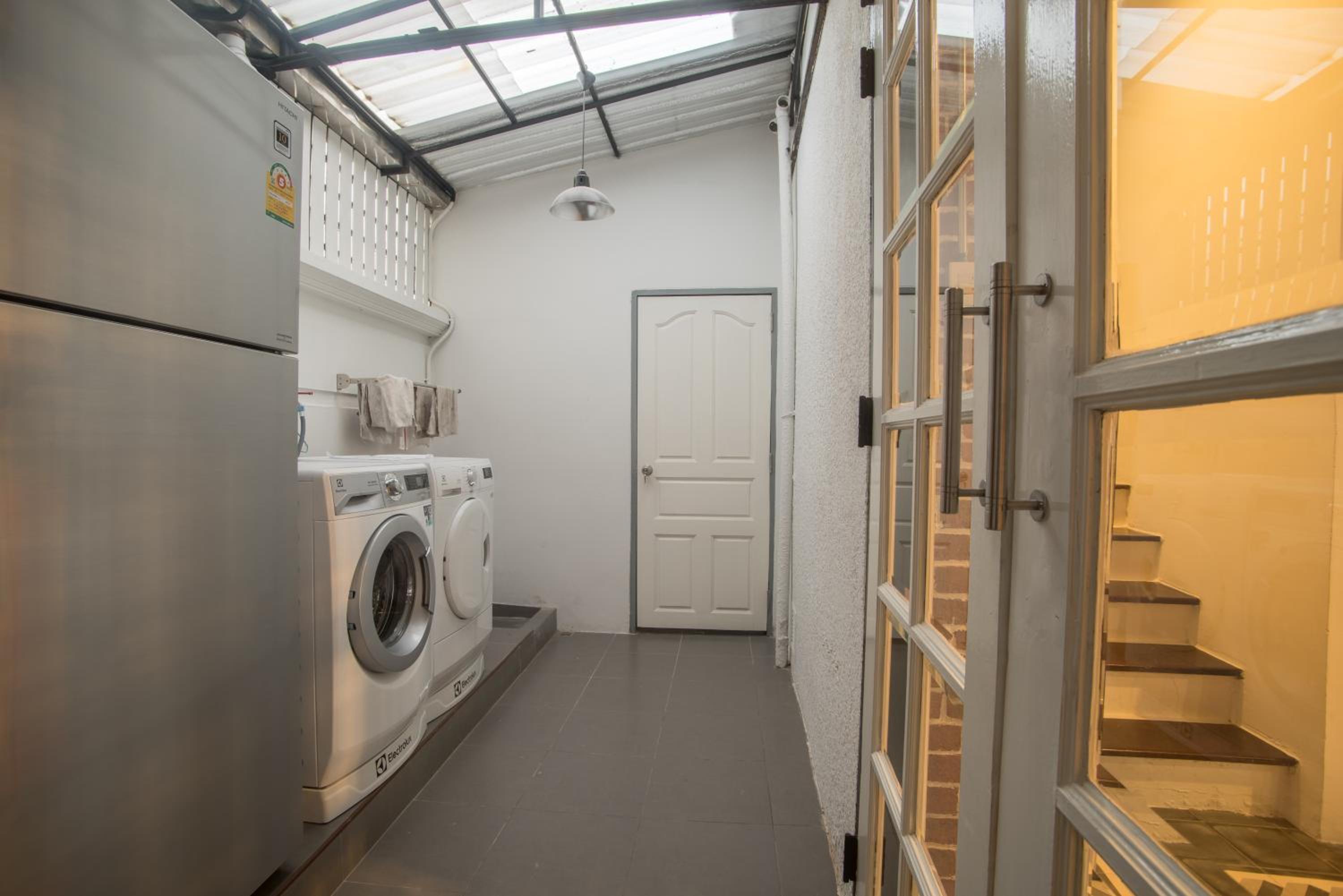 X9Hostel