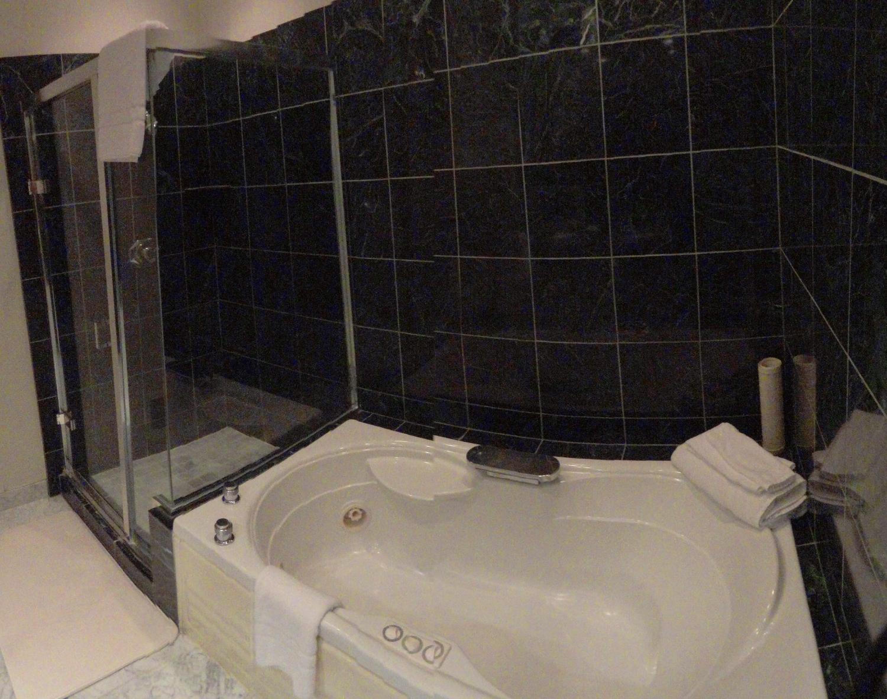 Monterey Vacations - Tally Ho Inn - Property Image 4