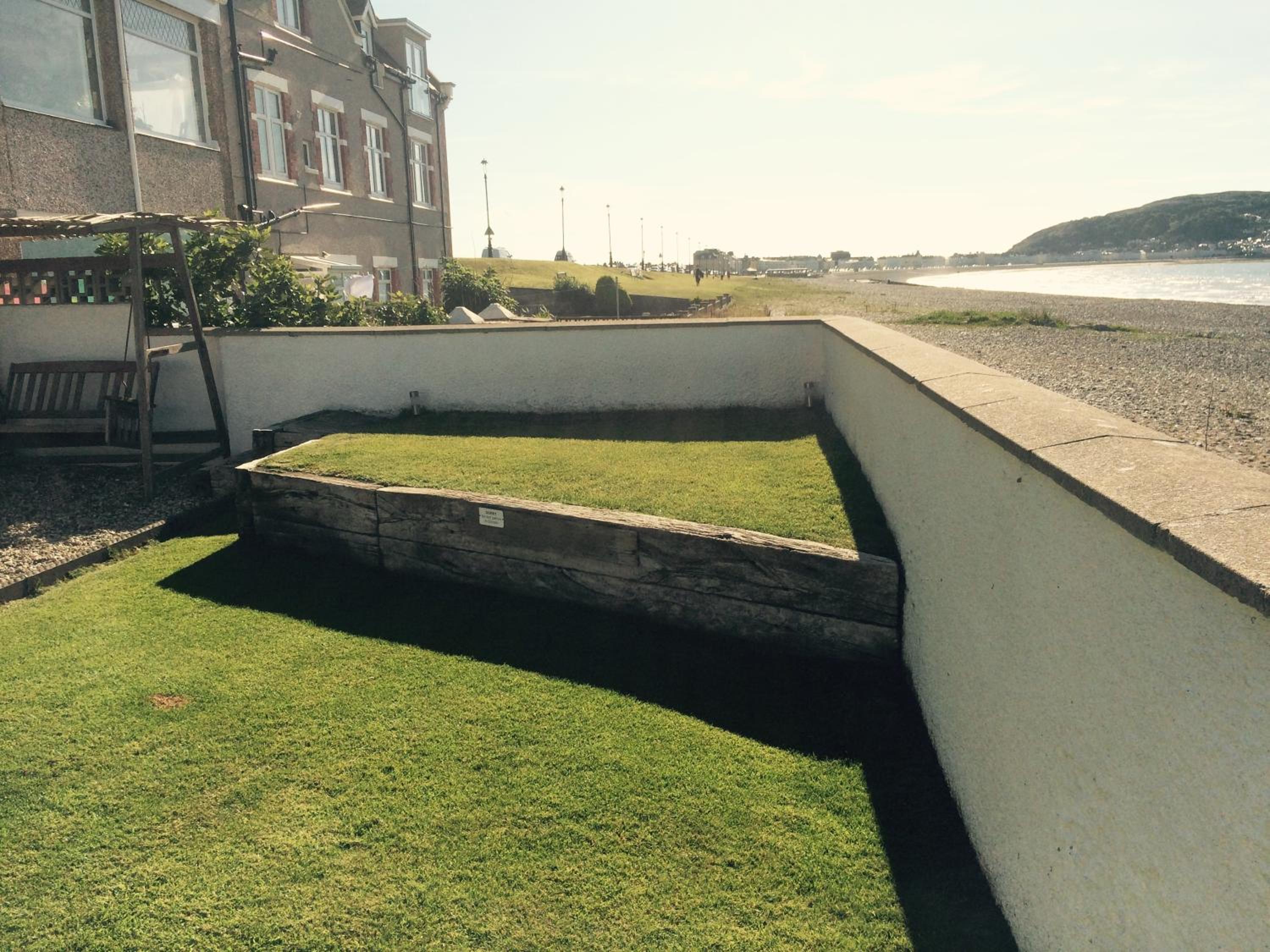 Superb Cintra Beachside Apartments