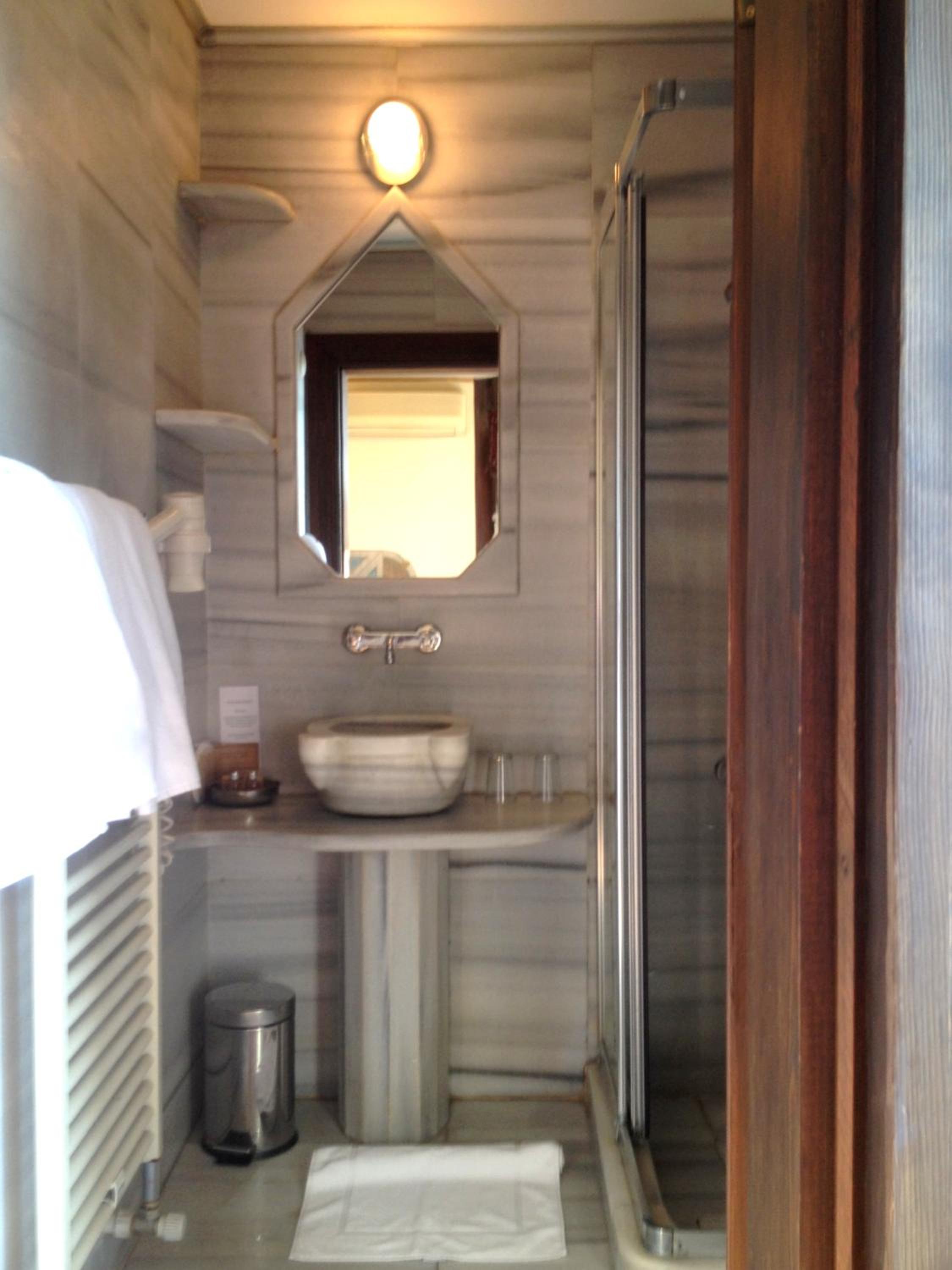 Hotel Empress Zoe - Image 32