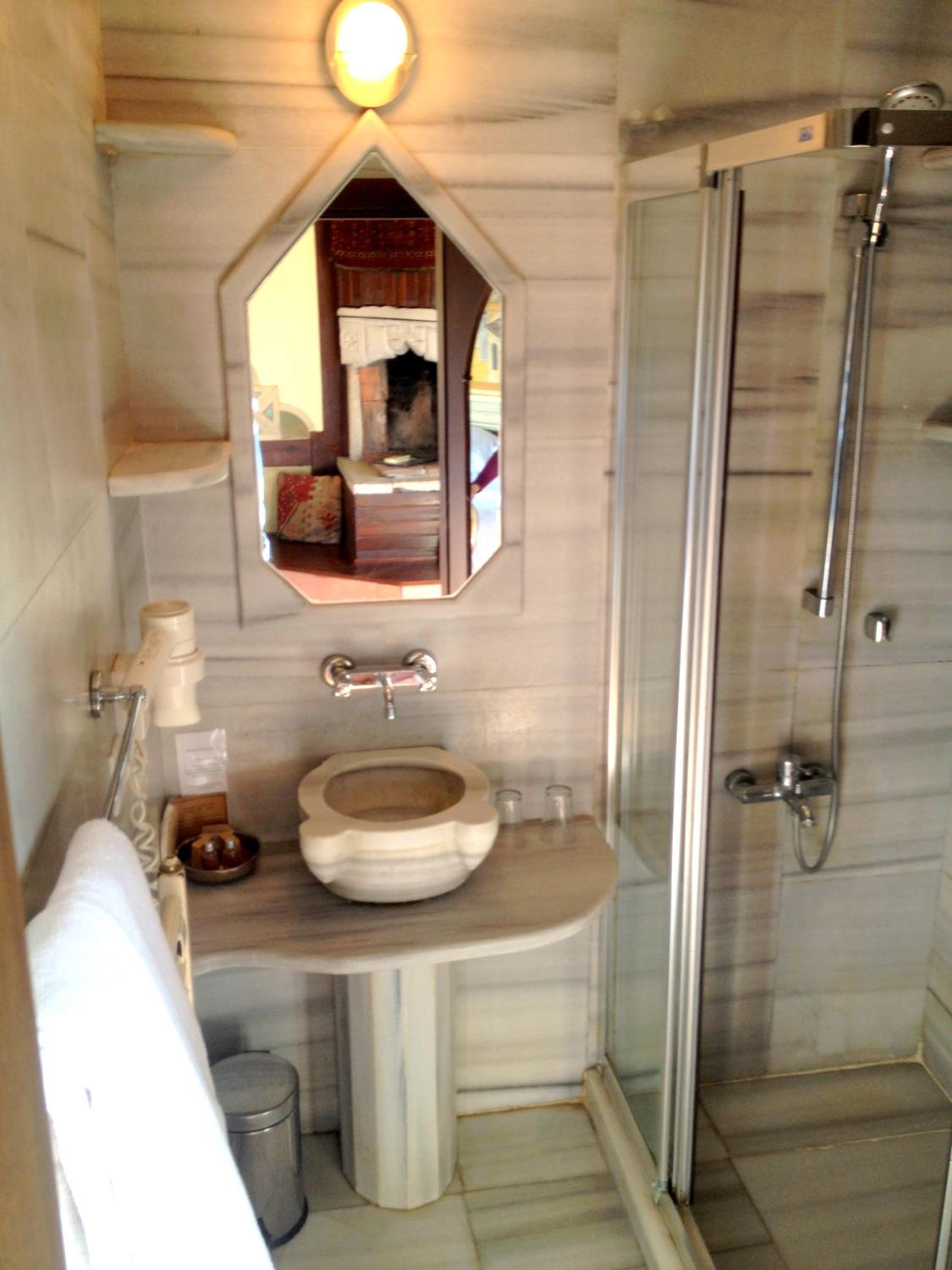 Hotel Empress Zoe - Image 27