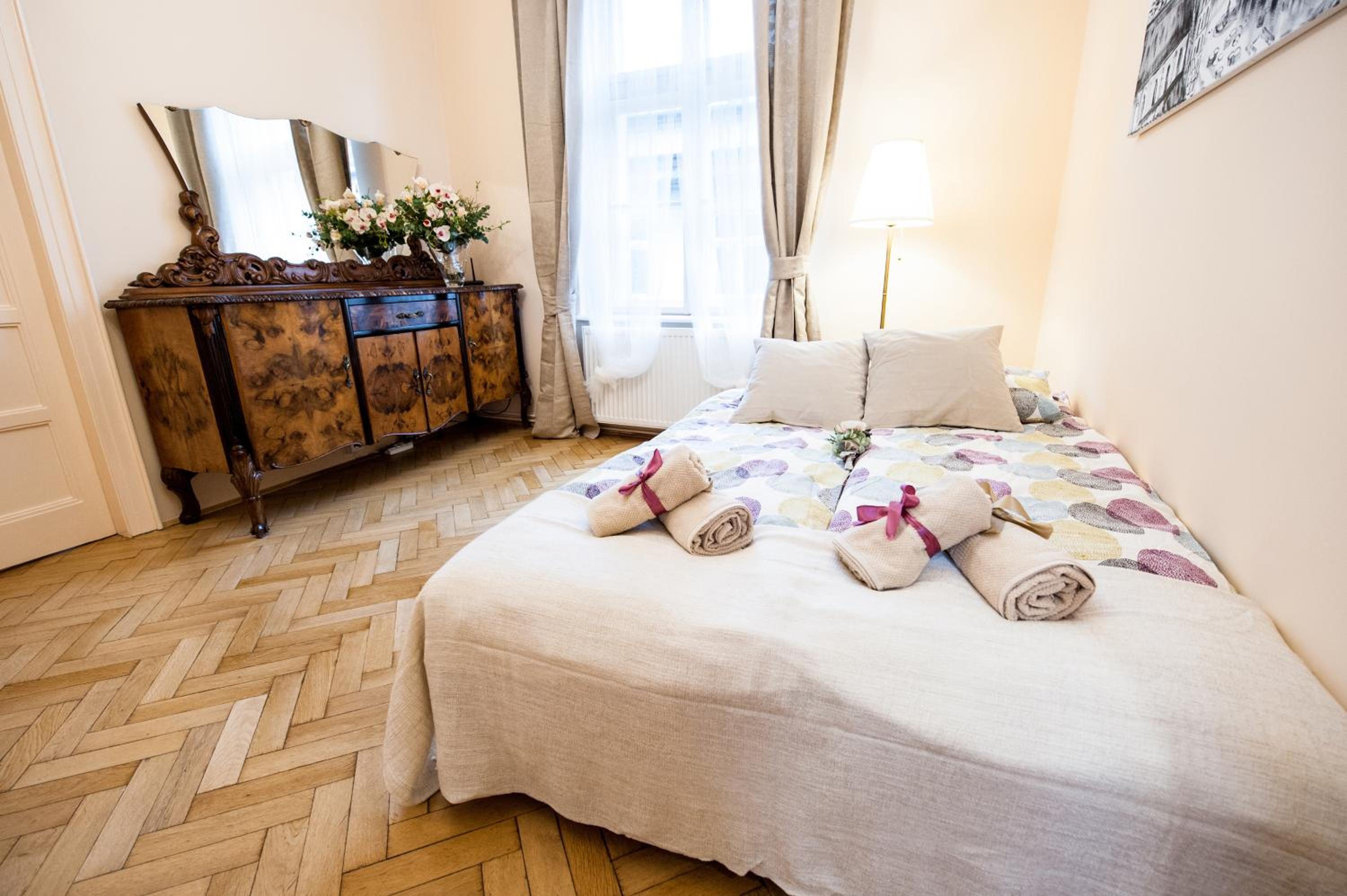 Apartments Roman