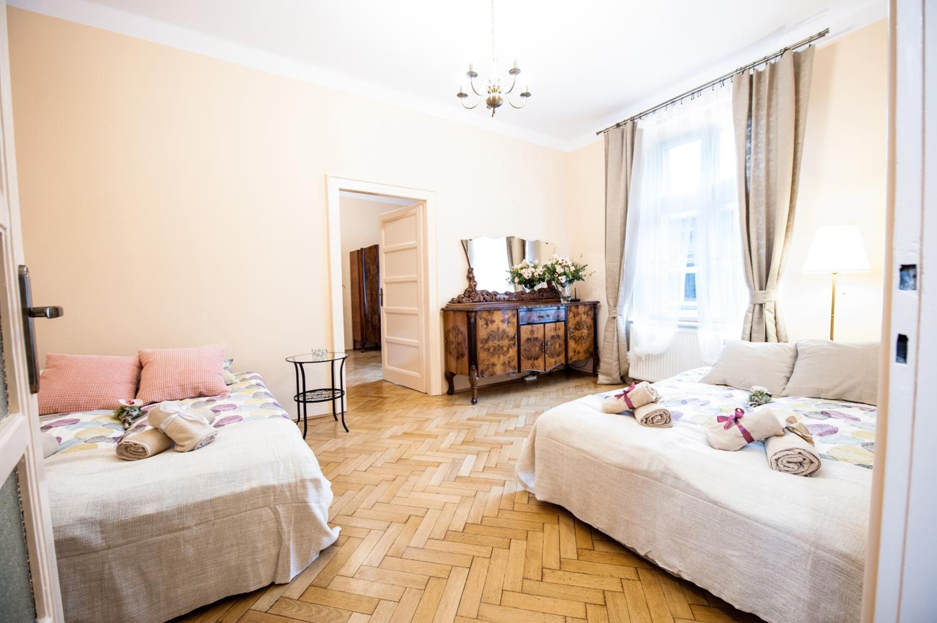Apartments Roman