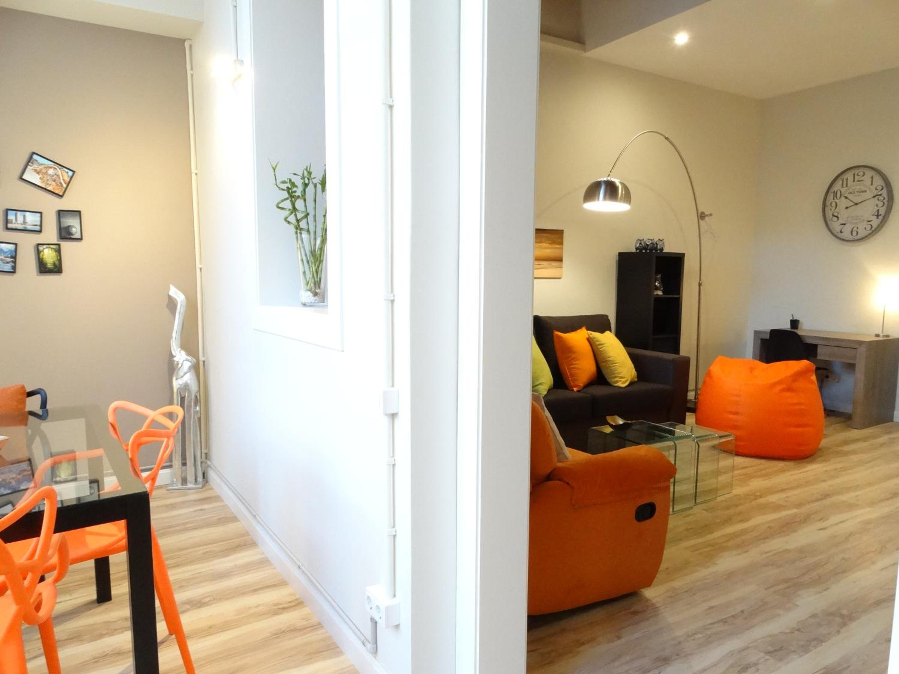 Feel at Sants Apartments