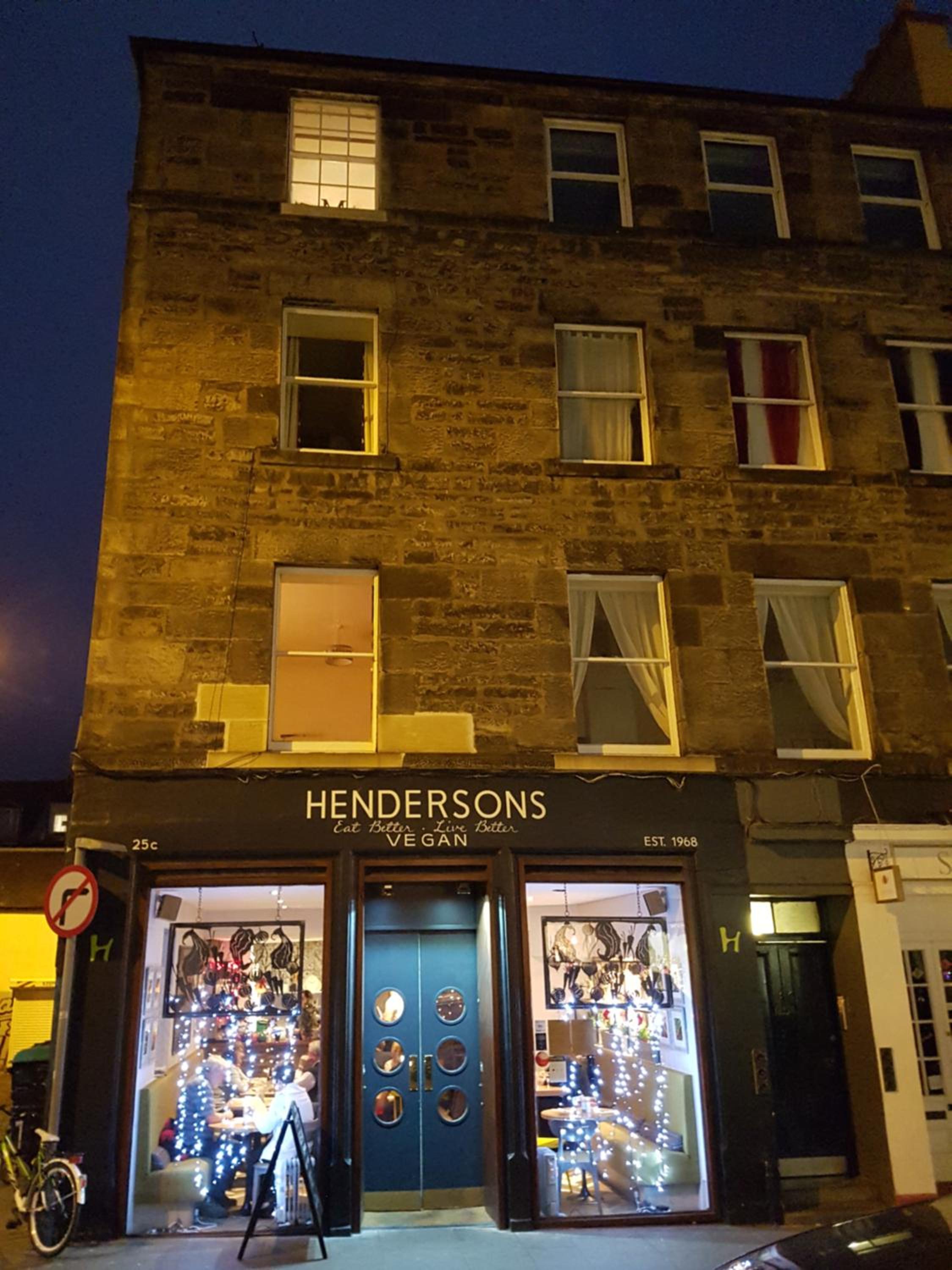 Heart Of Edinburgh City Flat
