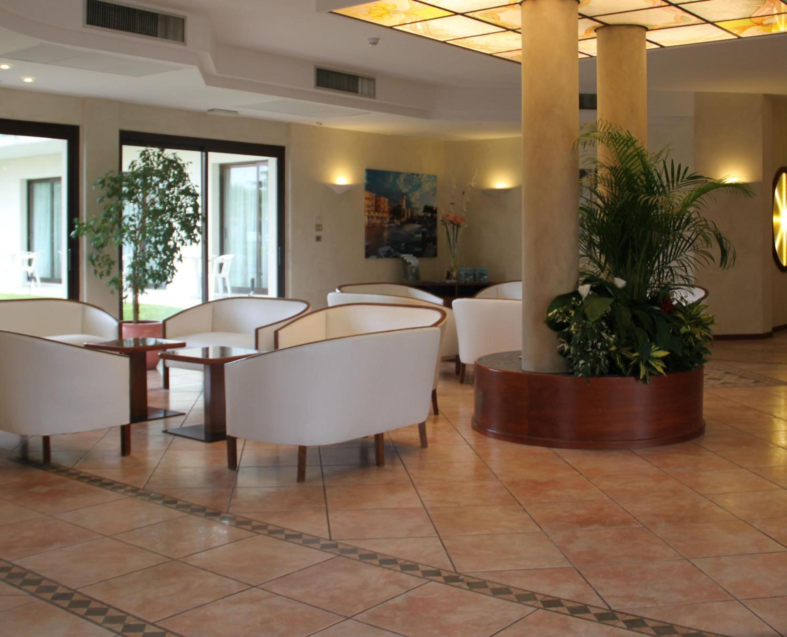 Sirmione Vacations - Hotel Porto Azzurro - Property Image 4
