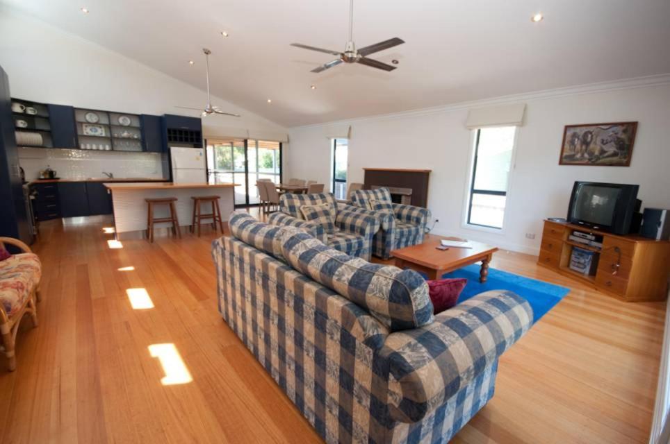 Cambroe - Spacious Family Retreat