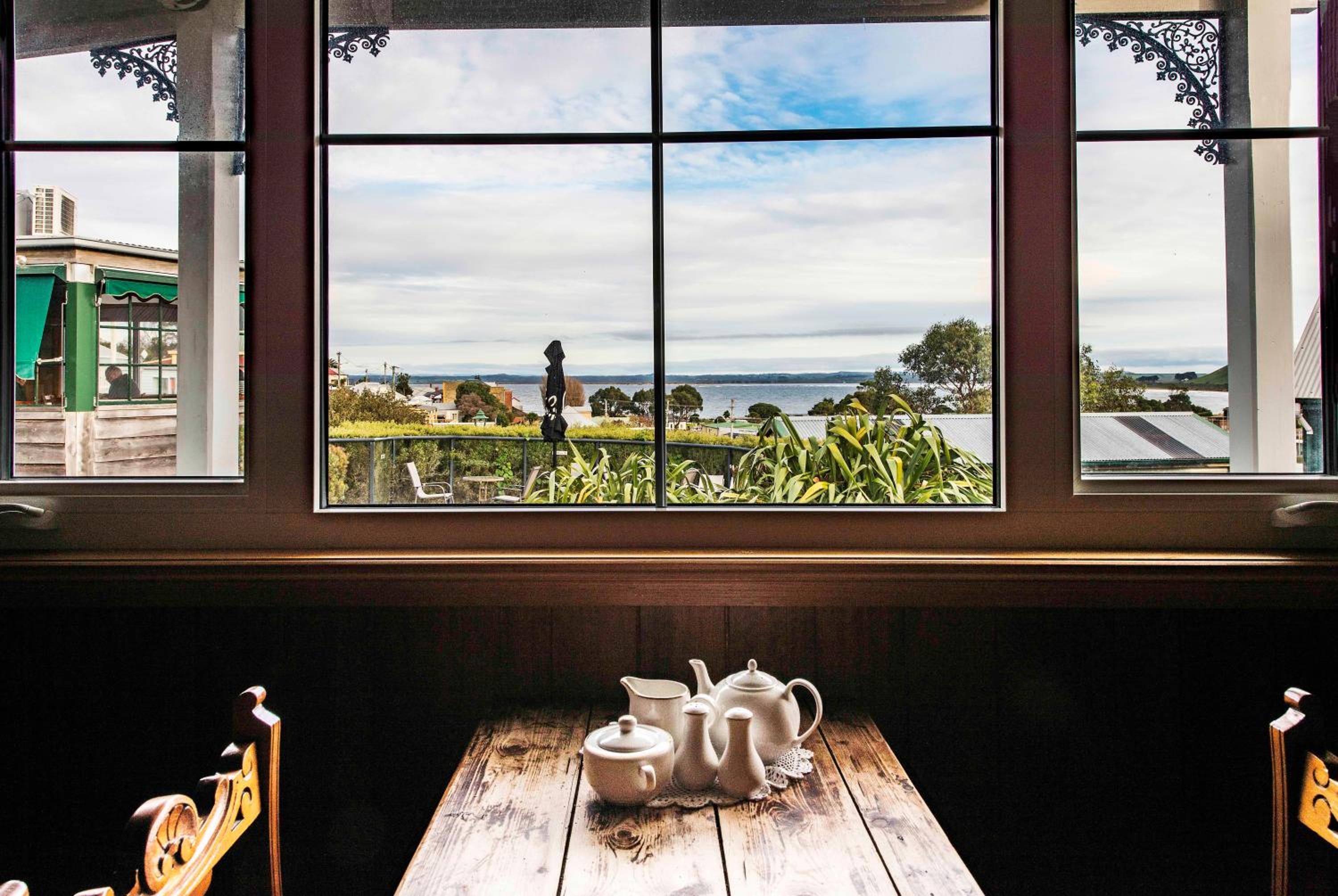 Angel's Aisle Cottages & Cafe