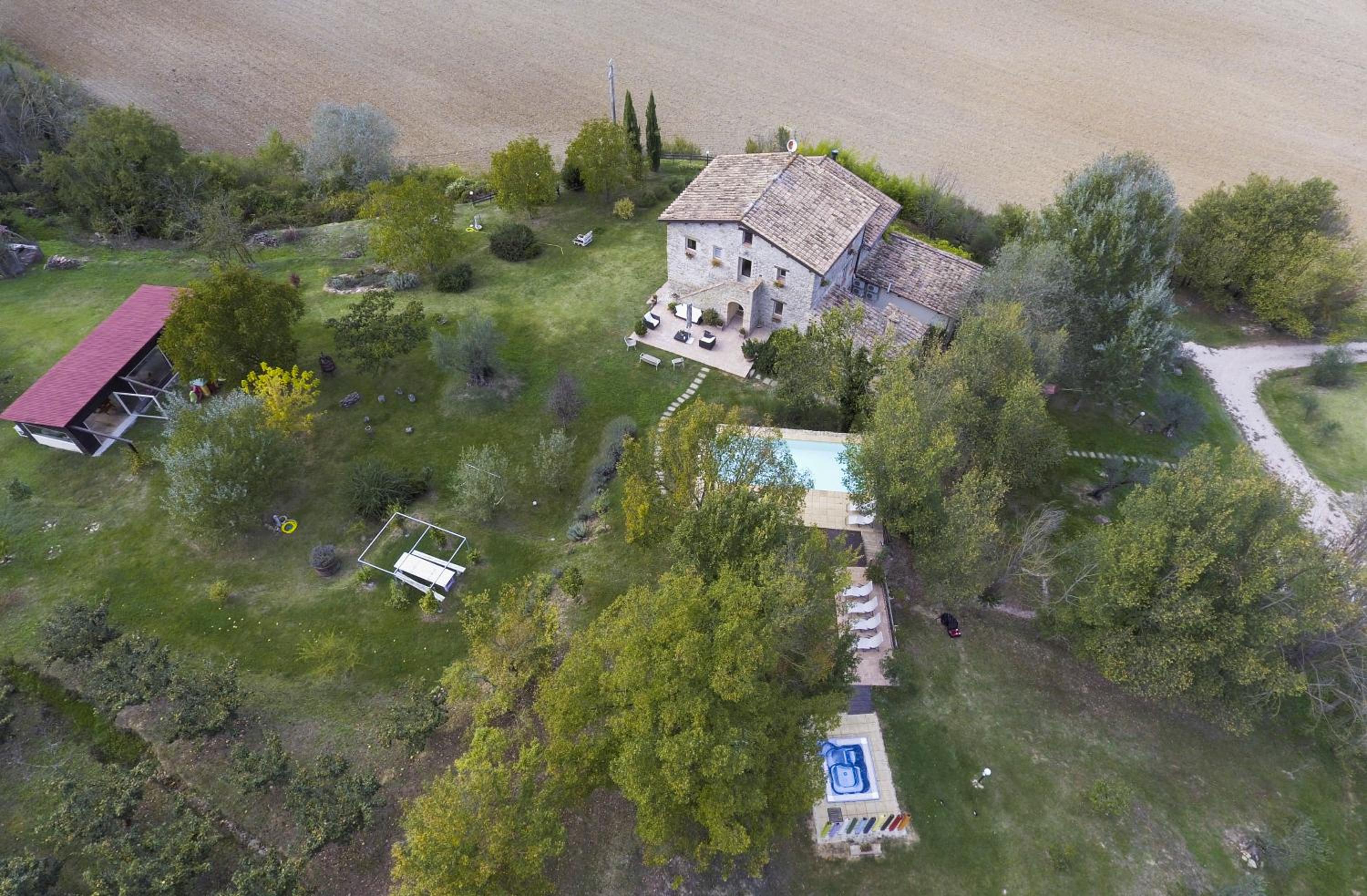 CASALE SANTA CATERINA Jacuzzi and Pool