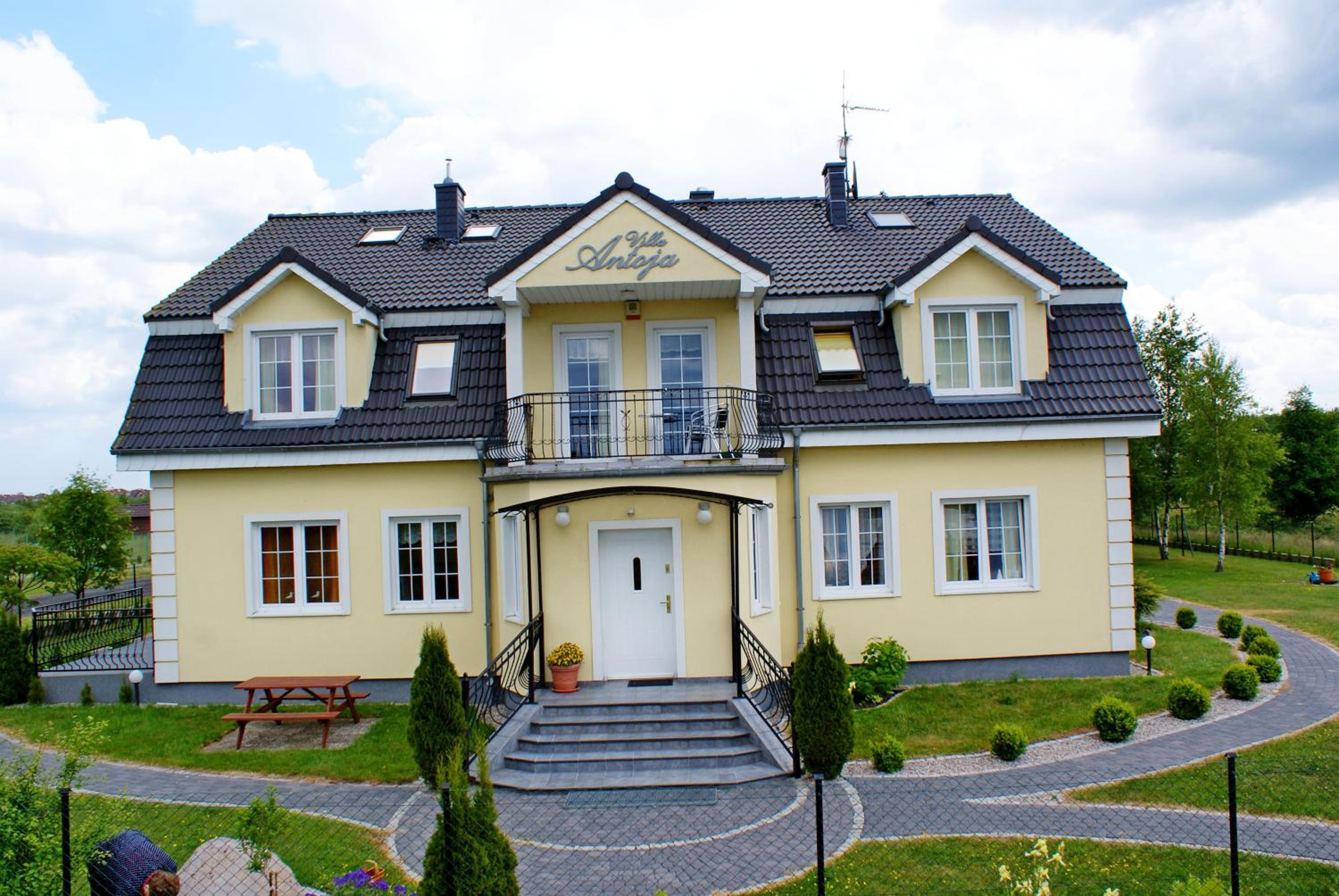 Villa Antoja view 2