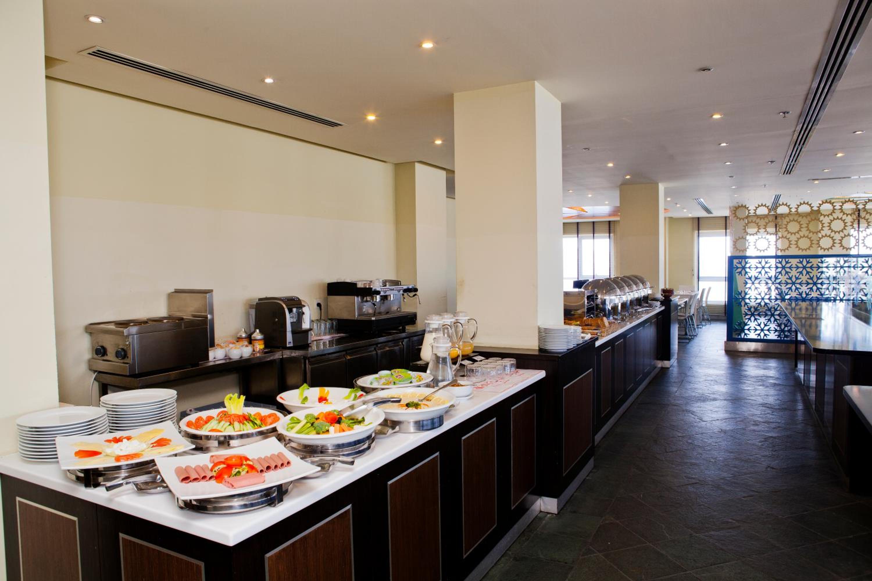 Al Raya Suites Hotel