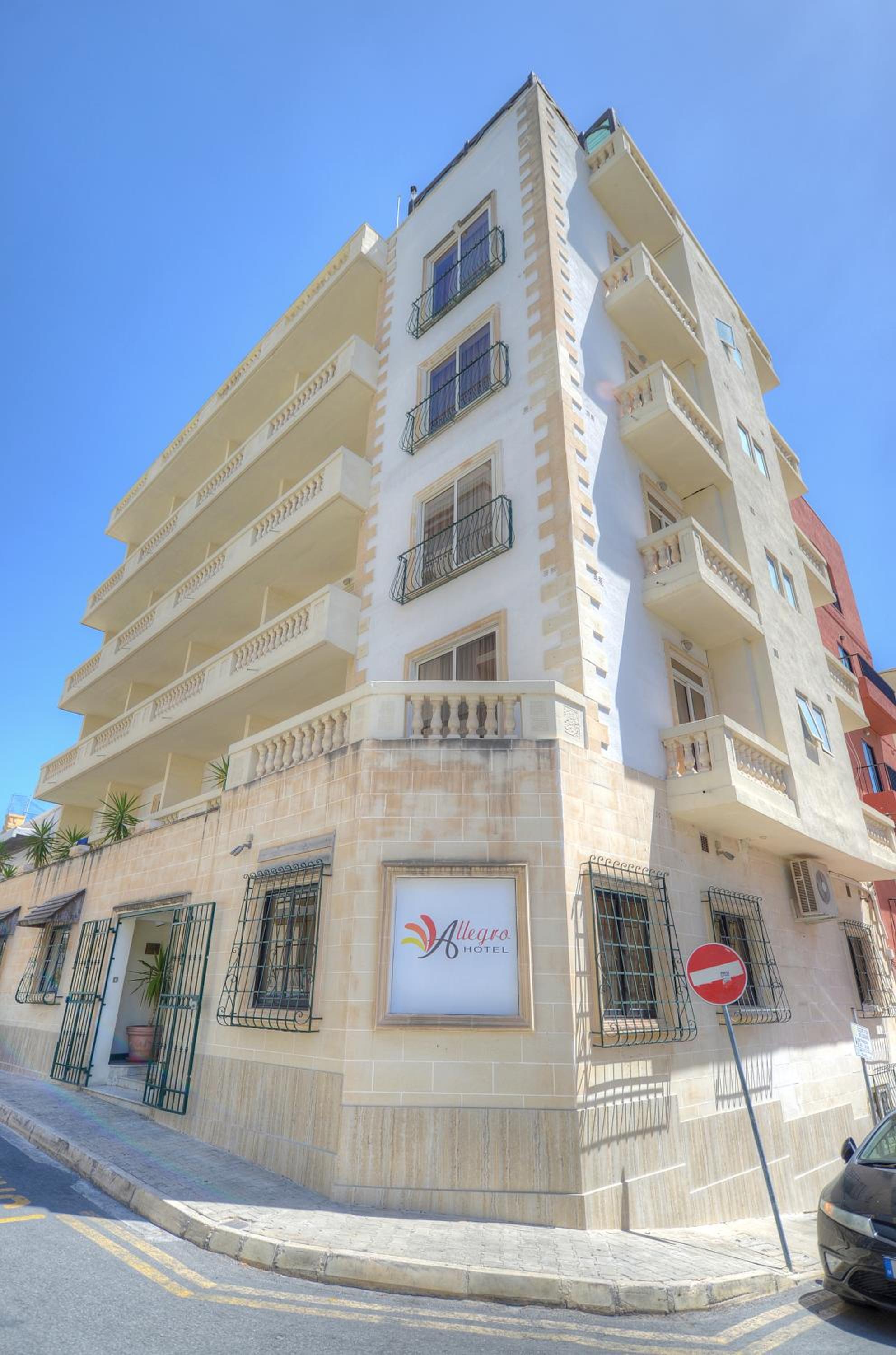Hotel Allegro Hotel - Image 1