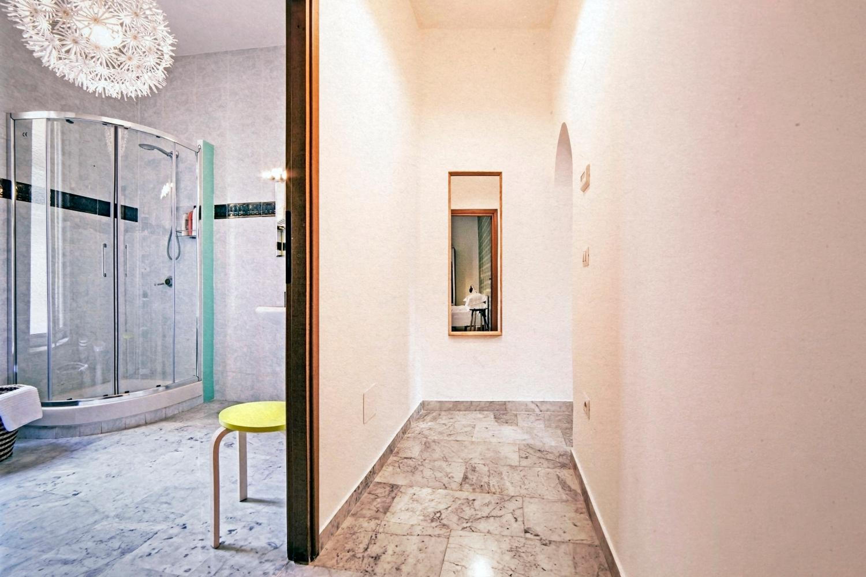 TrastevereHome - Elegant Stay near Villa Farnesina