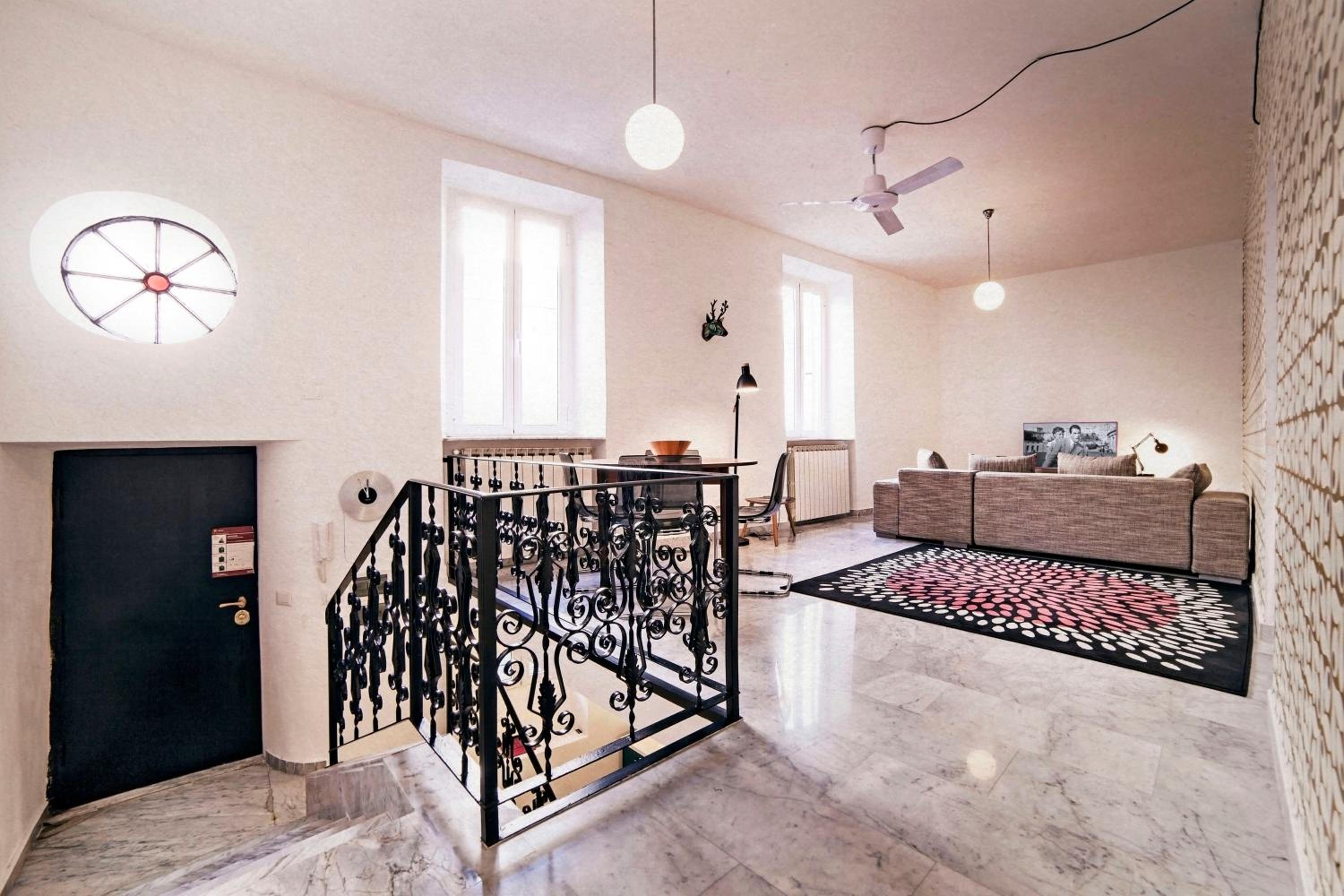 TrastevereHome - Elegant Stay near Villa Farnesina