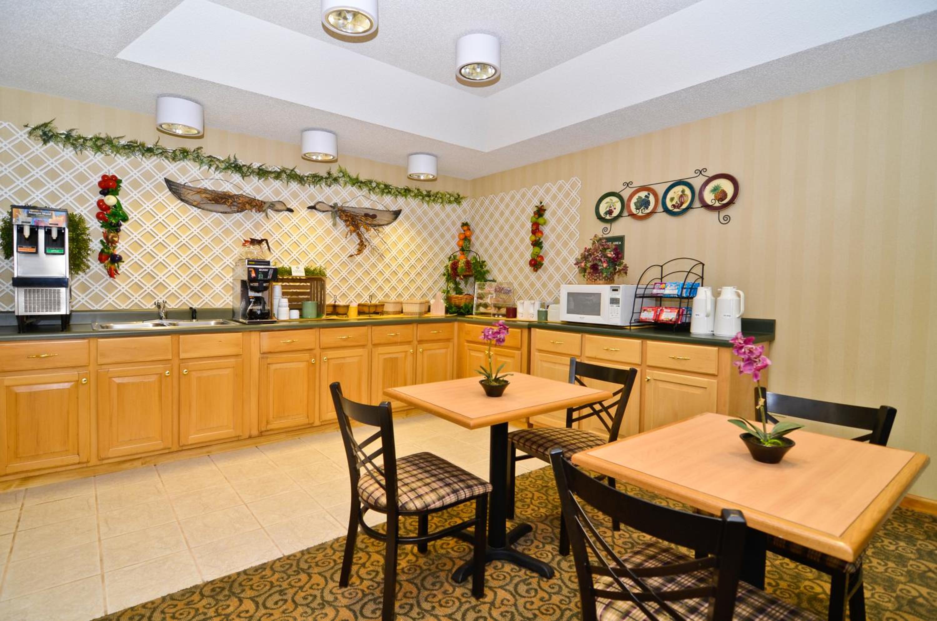 Peach State Inn & Suites