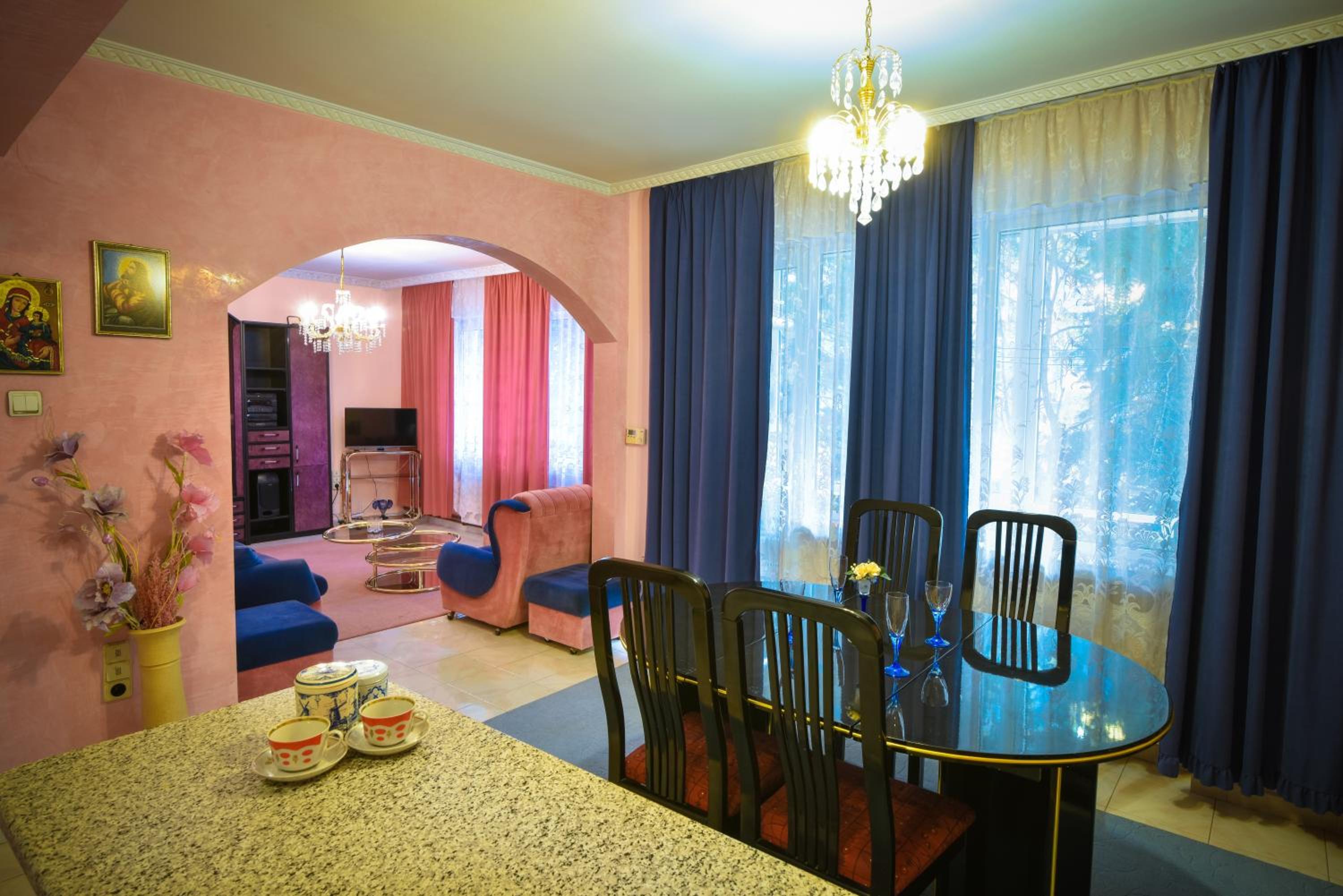 Apartment Elegance view 3