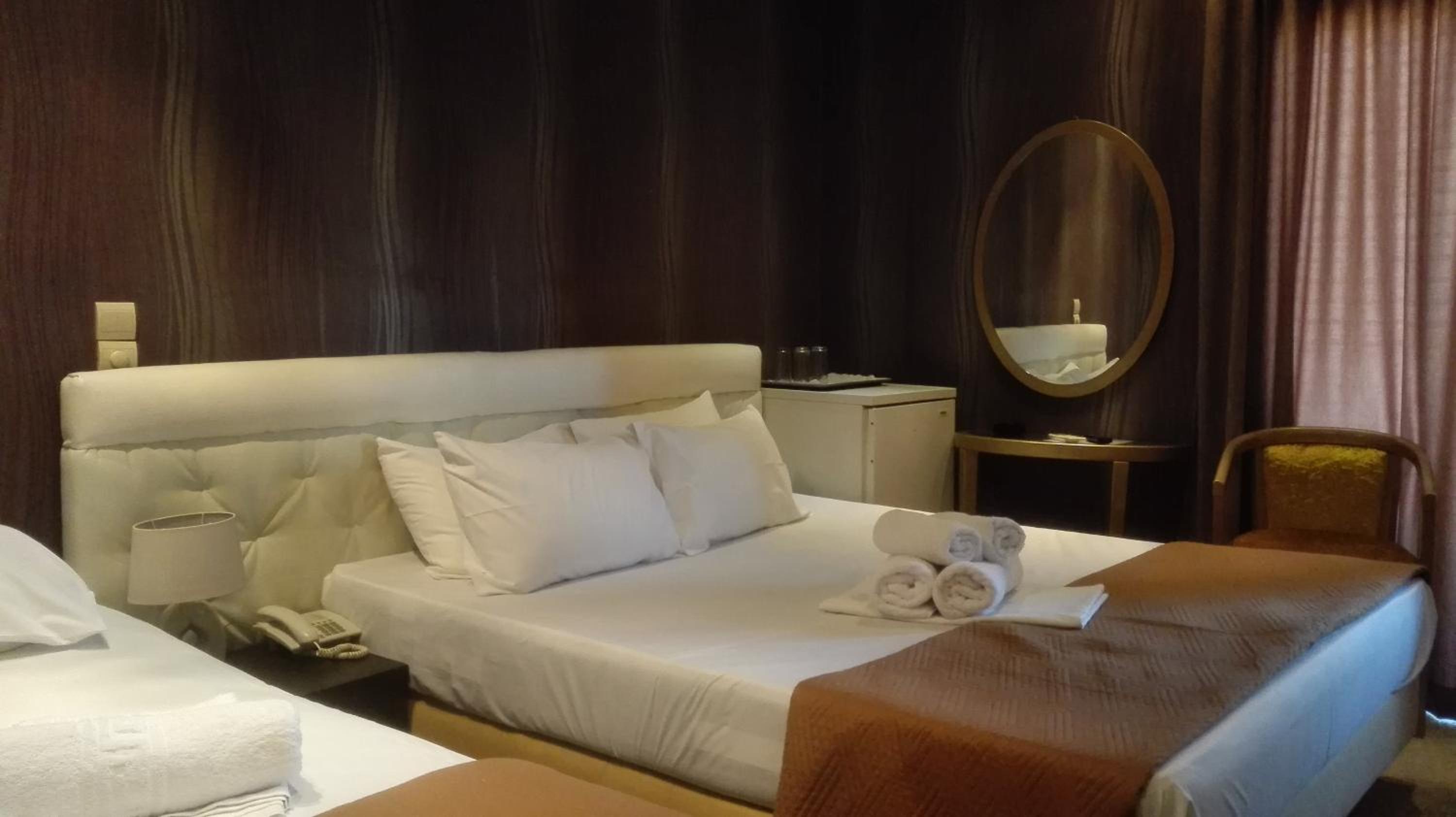 Feevos en Piraeus — bedroom