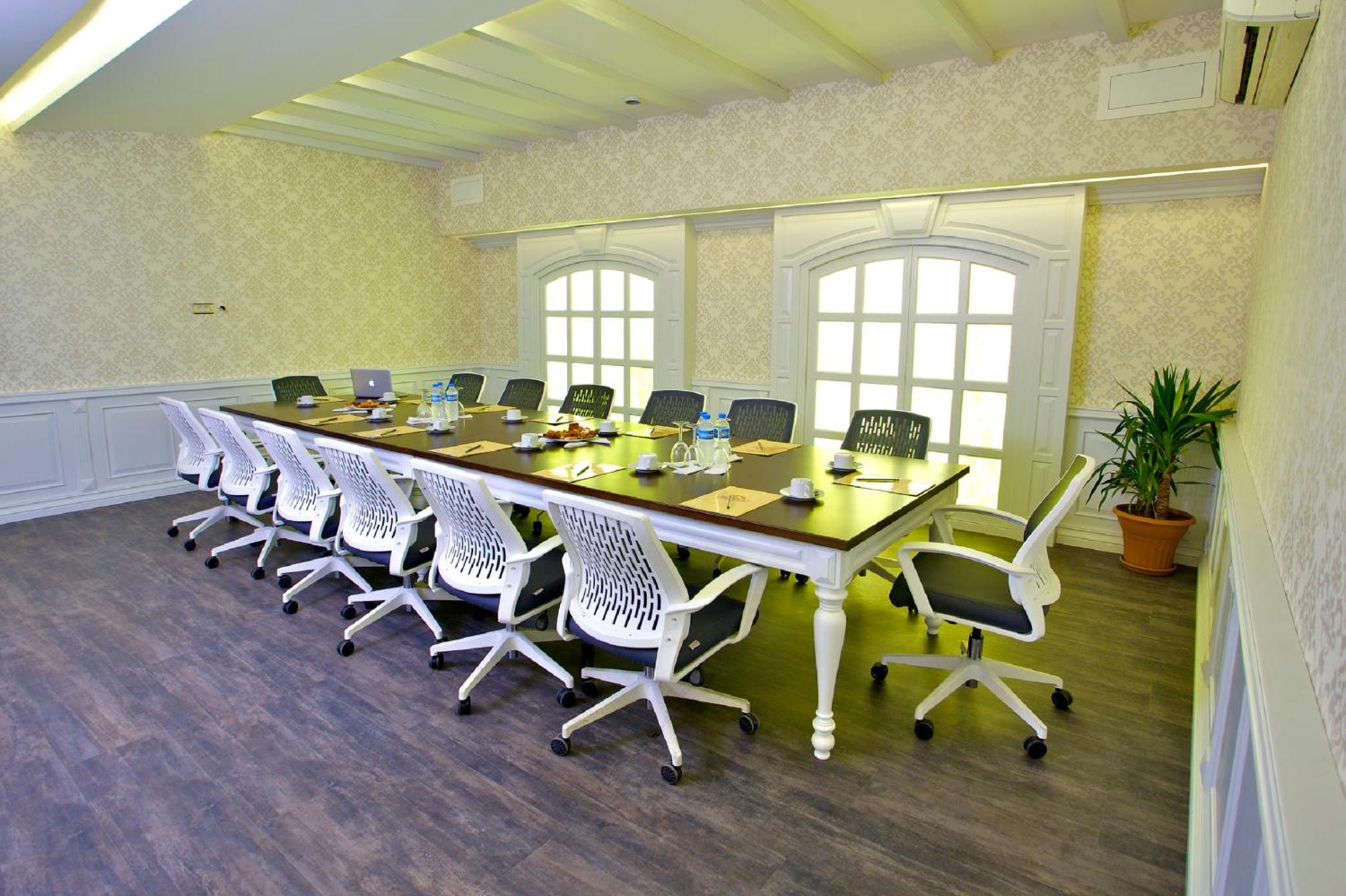 Monaco Otel - Image 35