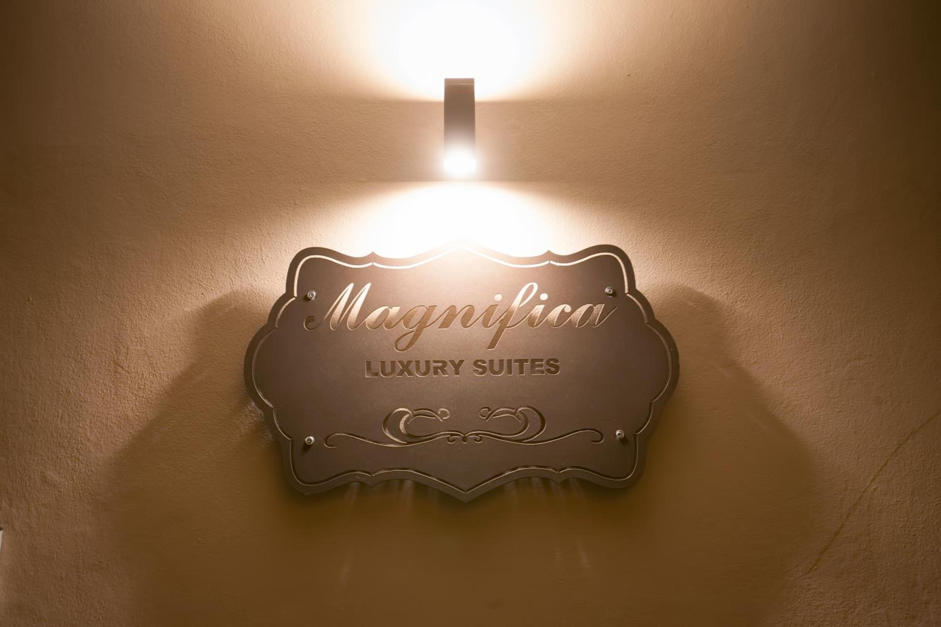 Magnifica Luxury Suites