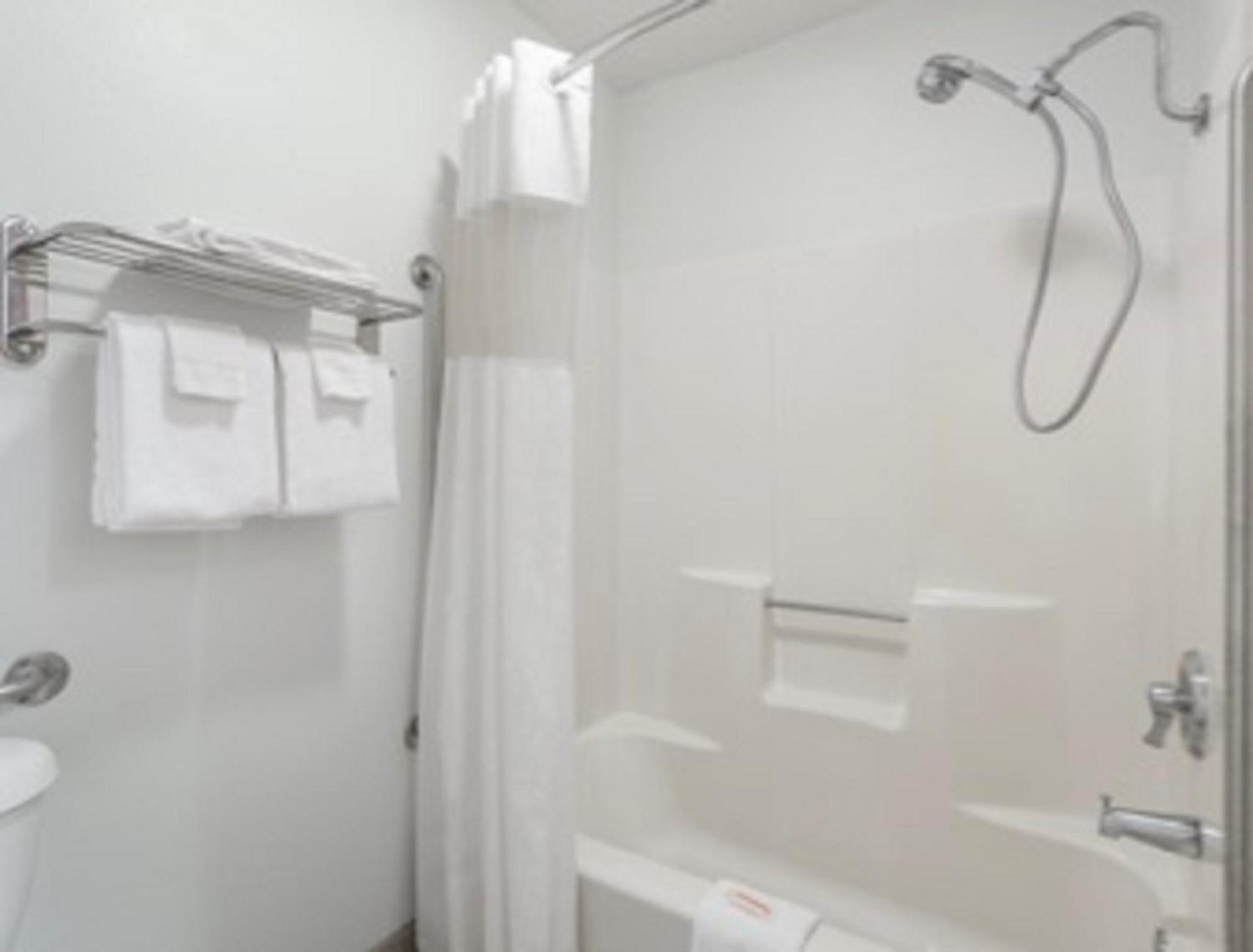 Colby Vacations - Days Inn by Wyndham Colby - Property Image 8