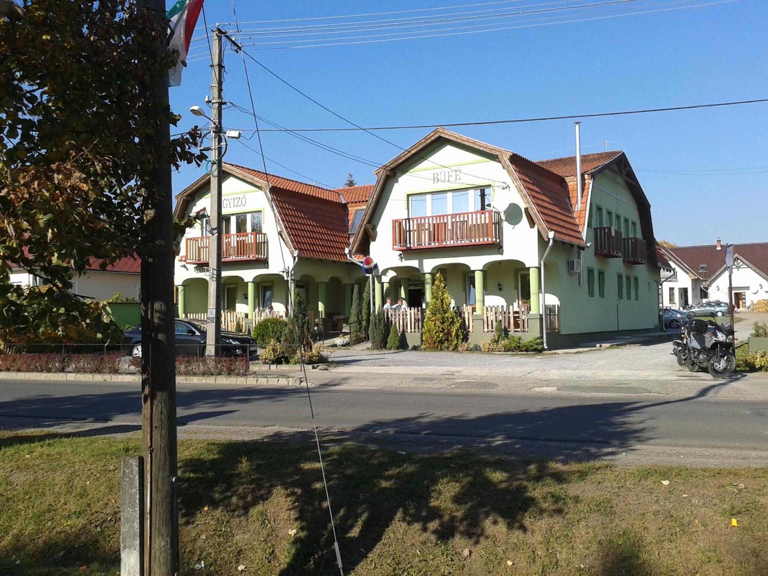Photo 16
