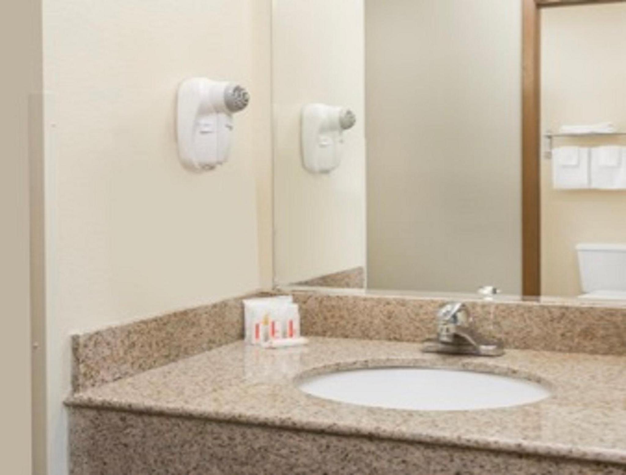 Colby Vacations - Days Inn by Wyndham Colby - Property Image 7