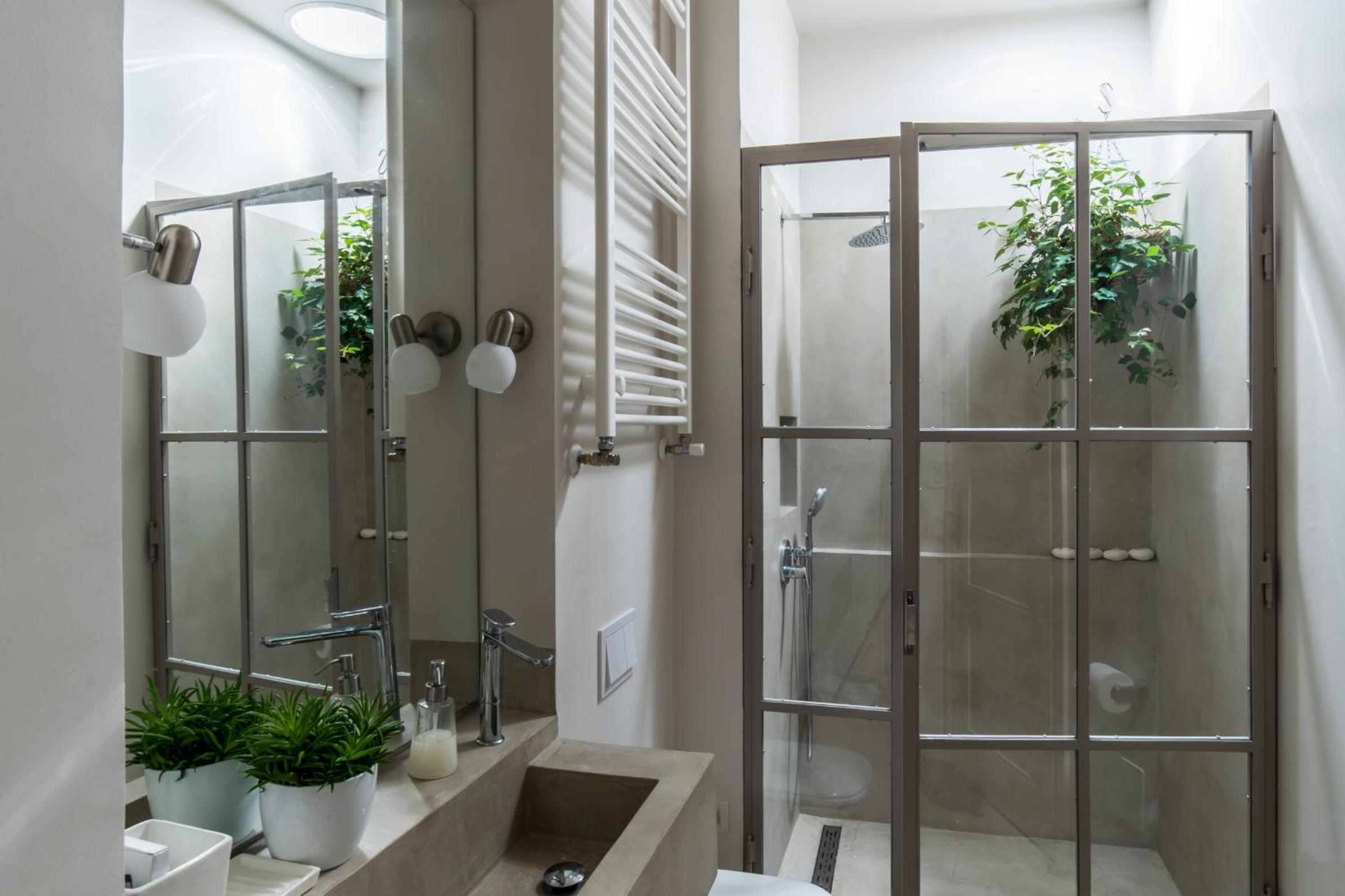 Embassy Row BnB