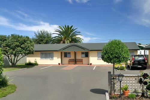 Riverview Motel