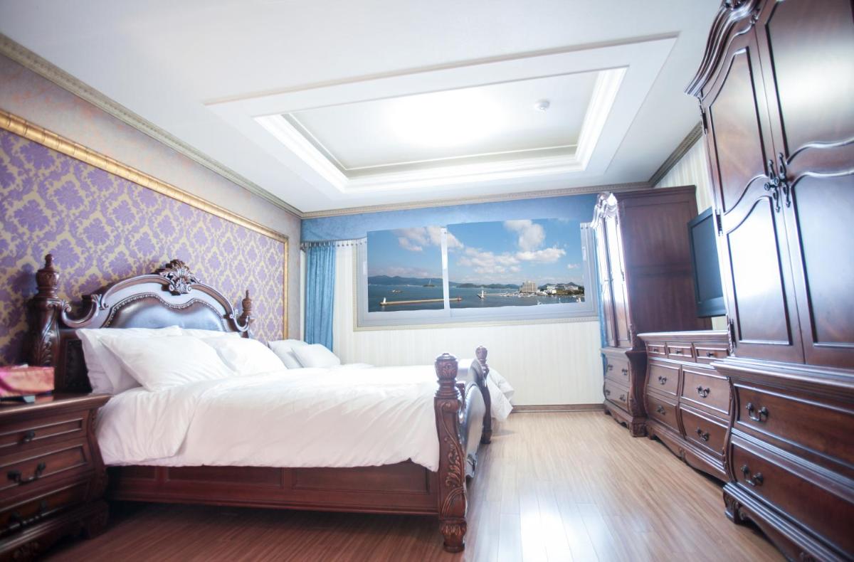 Tongyeong Bay Condo Hotel