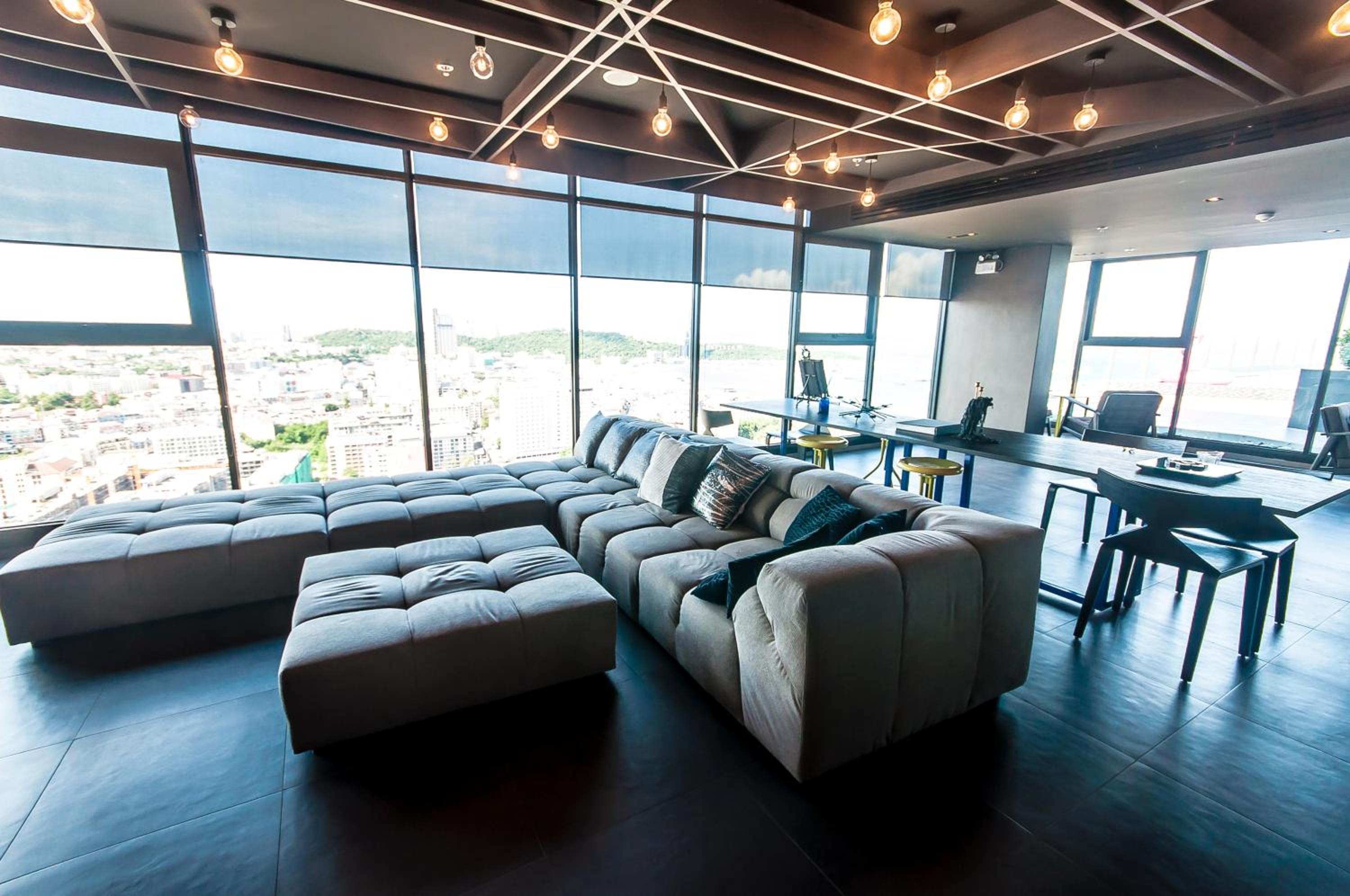 Central Pattaya Residence-The Base Condo