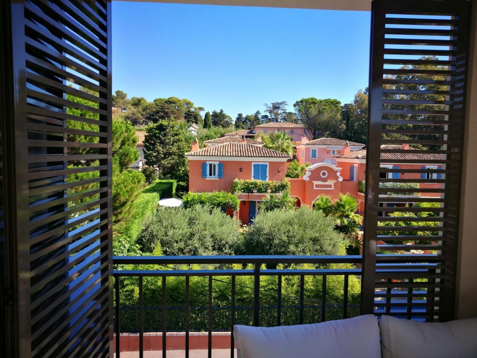 Exclusive Resort Apartments with parking view 2
