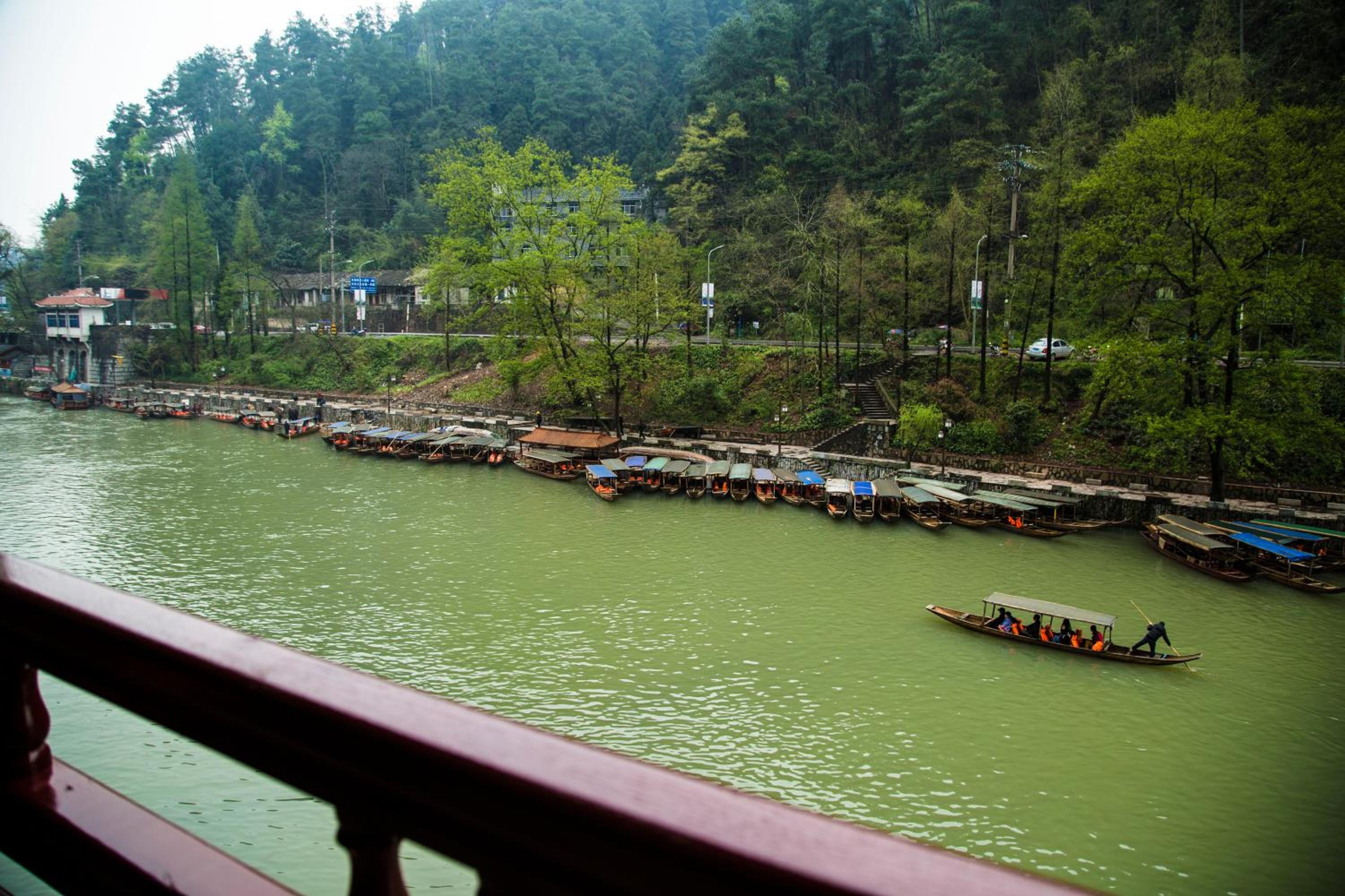 Fenghuang Tujia Ethnic Minority River View Hotel