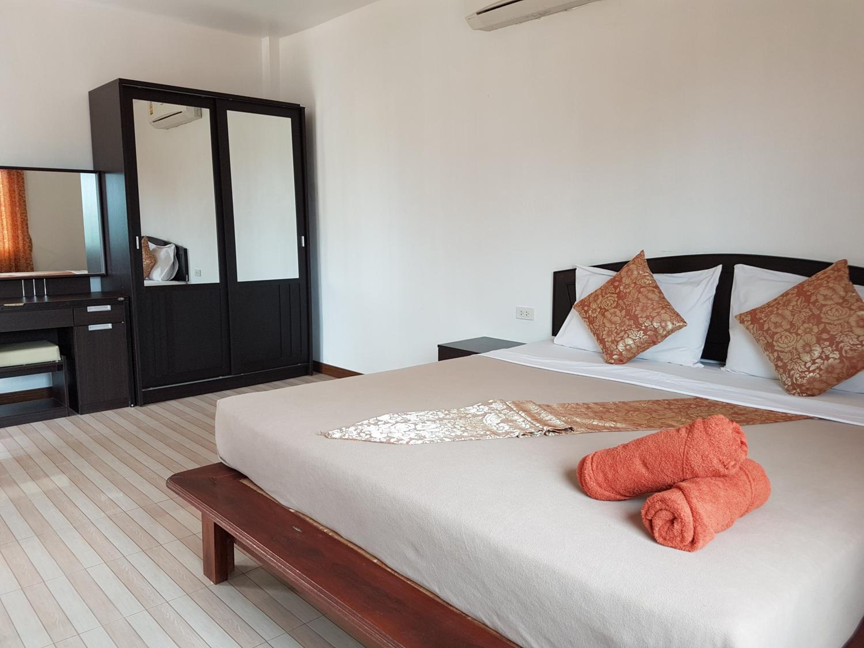 Lanta Paradise Beach Resort