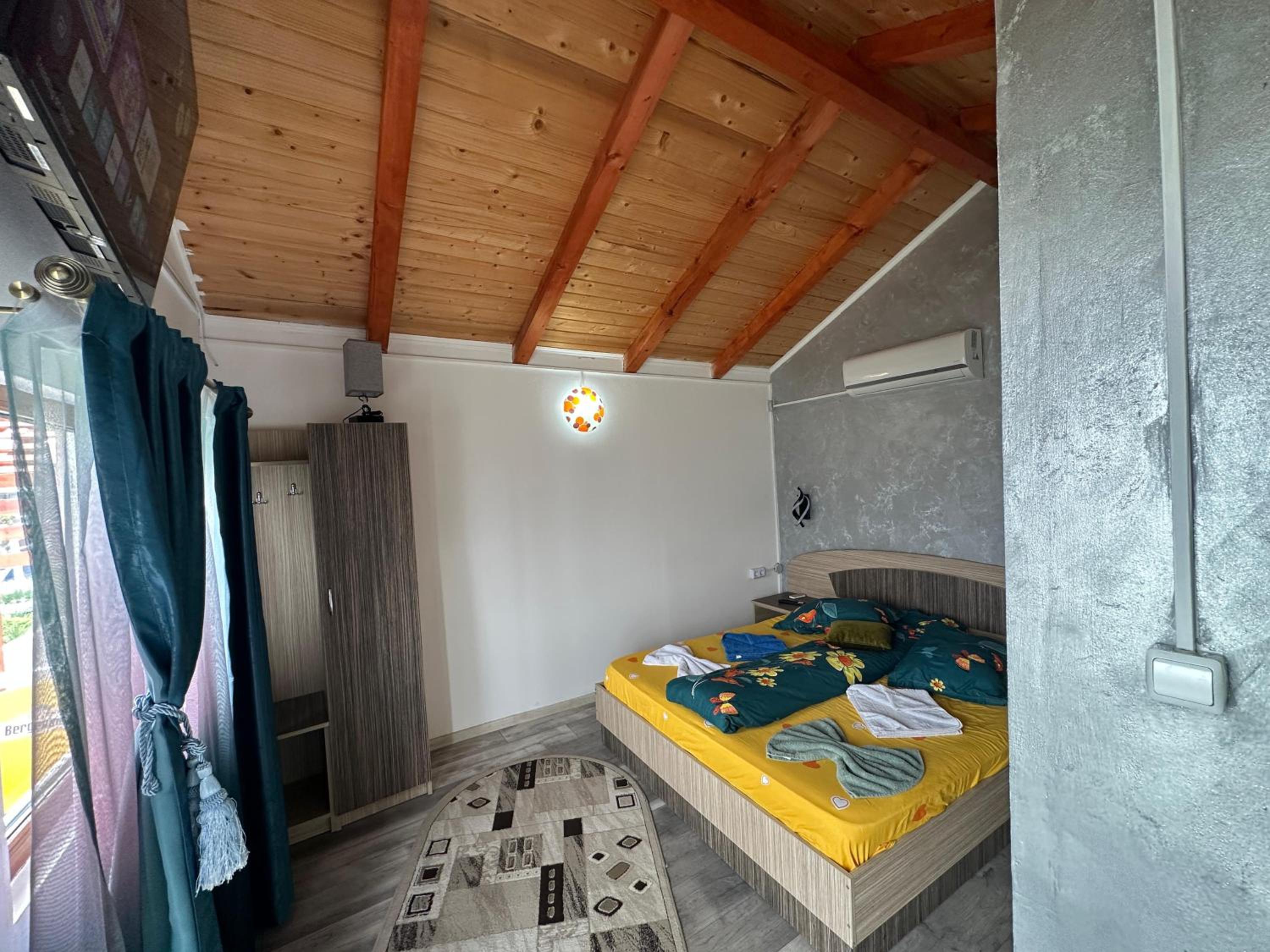 Photo 42