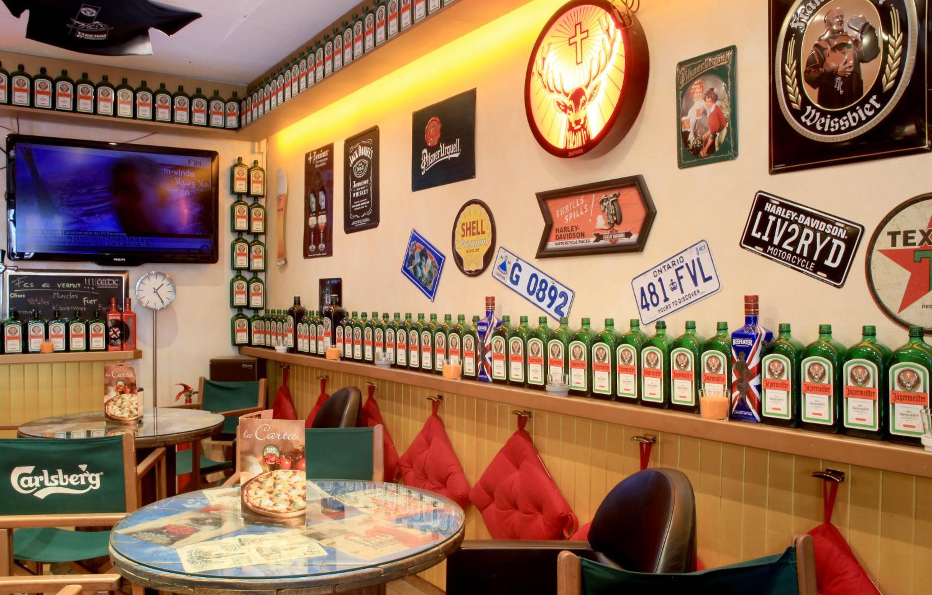 Barri Antic Hostel & Pub