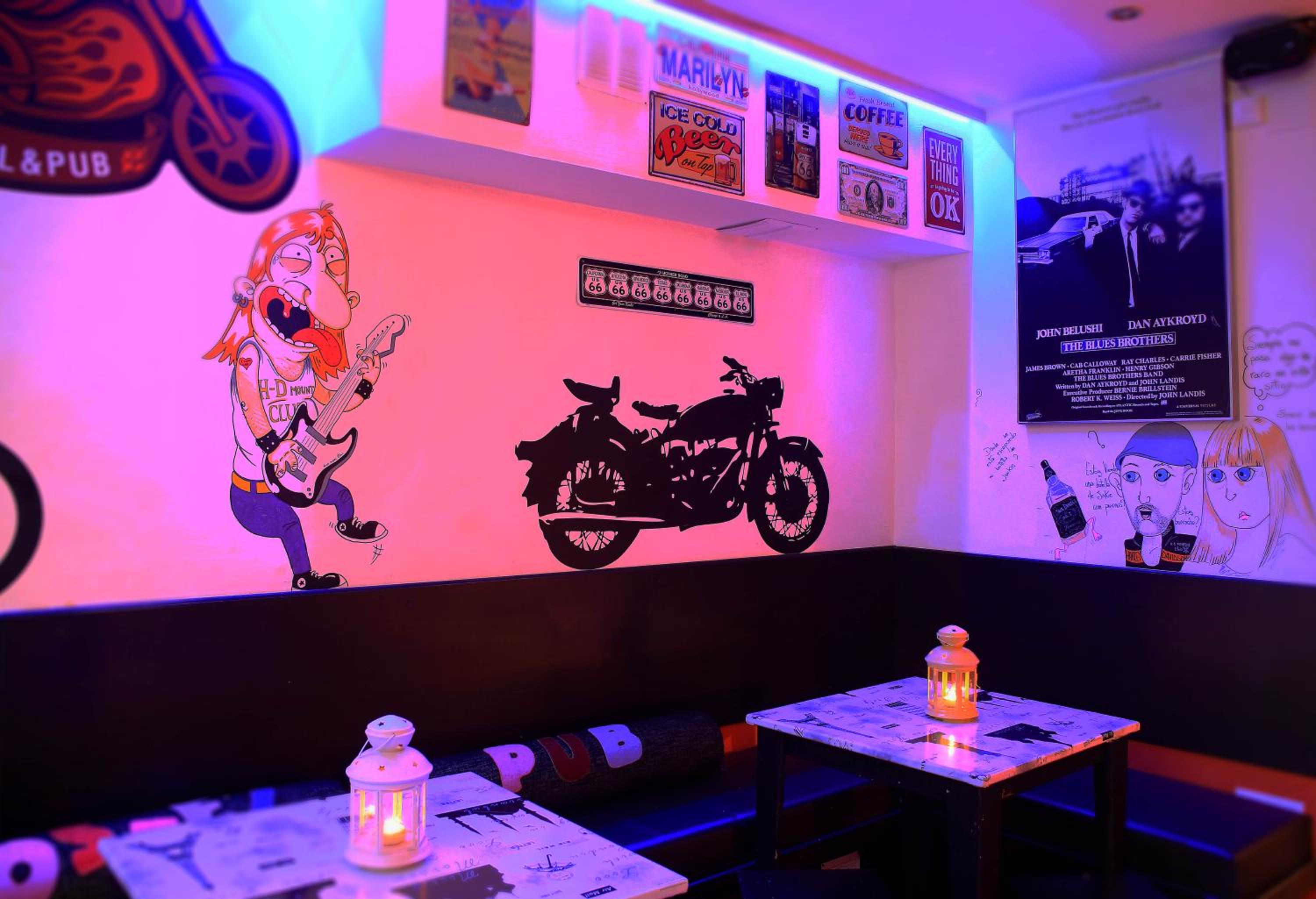 Barri Antic Hostel & Pub