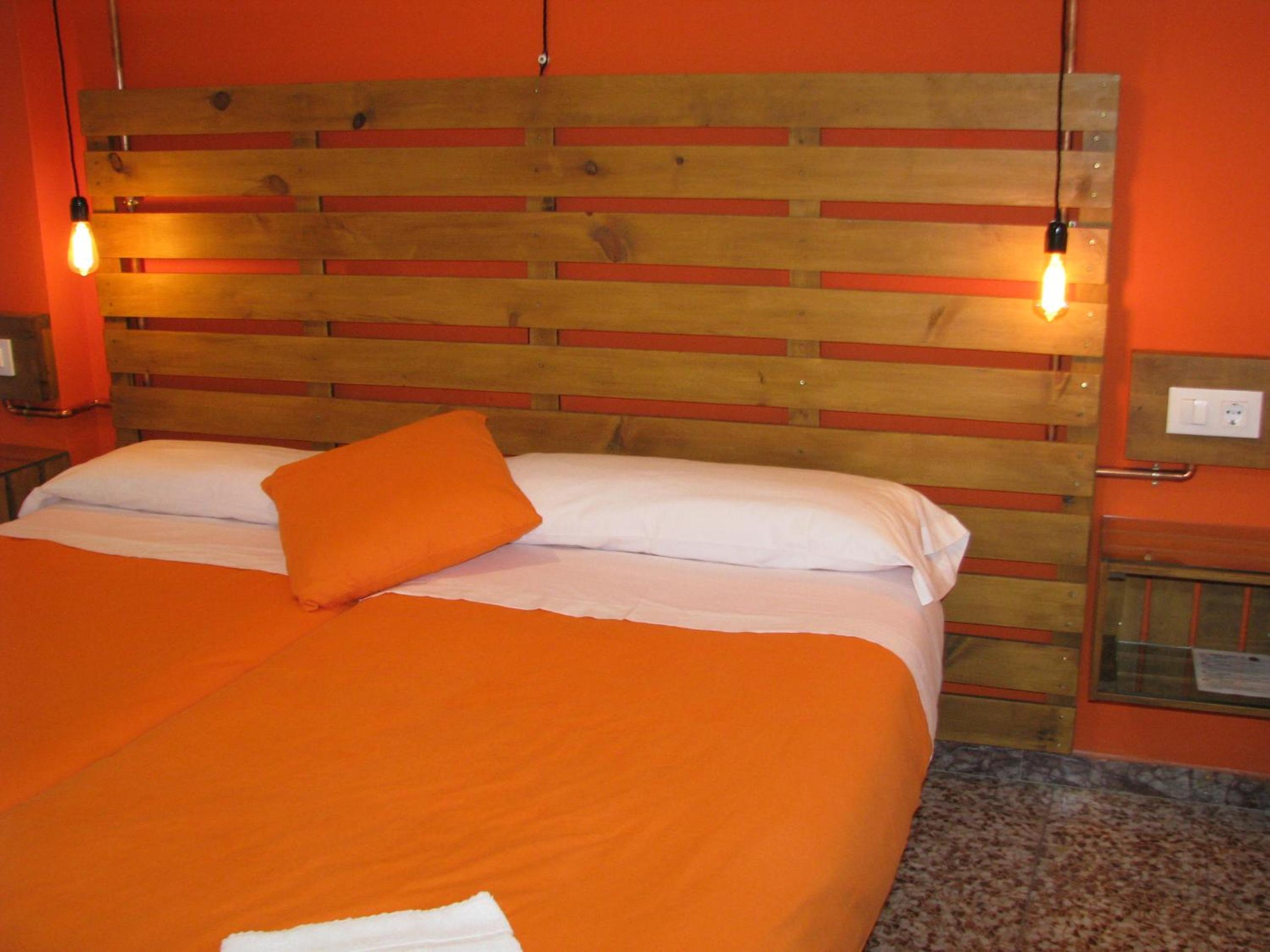 Barri Antic Hostel & Pub