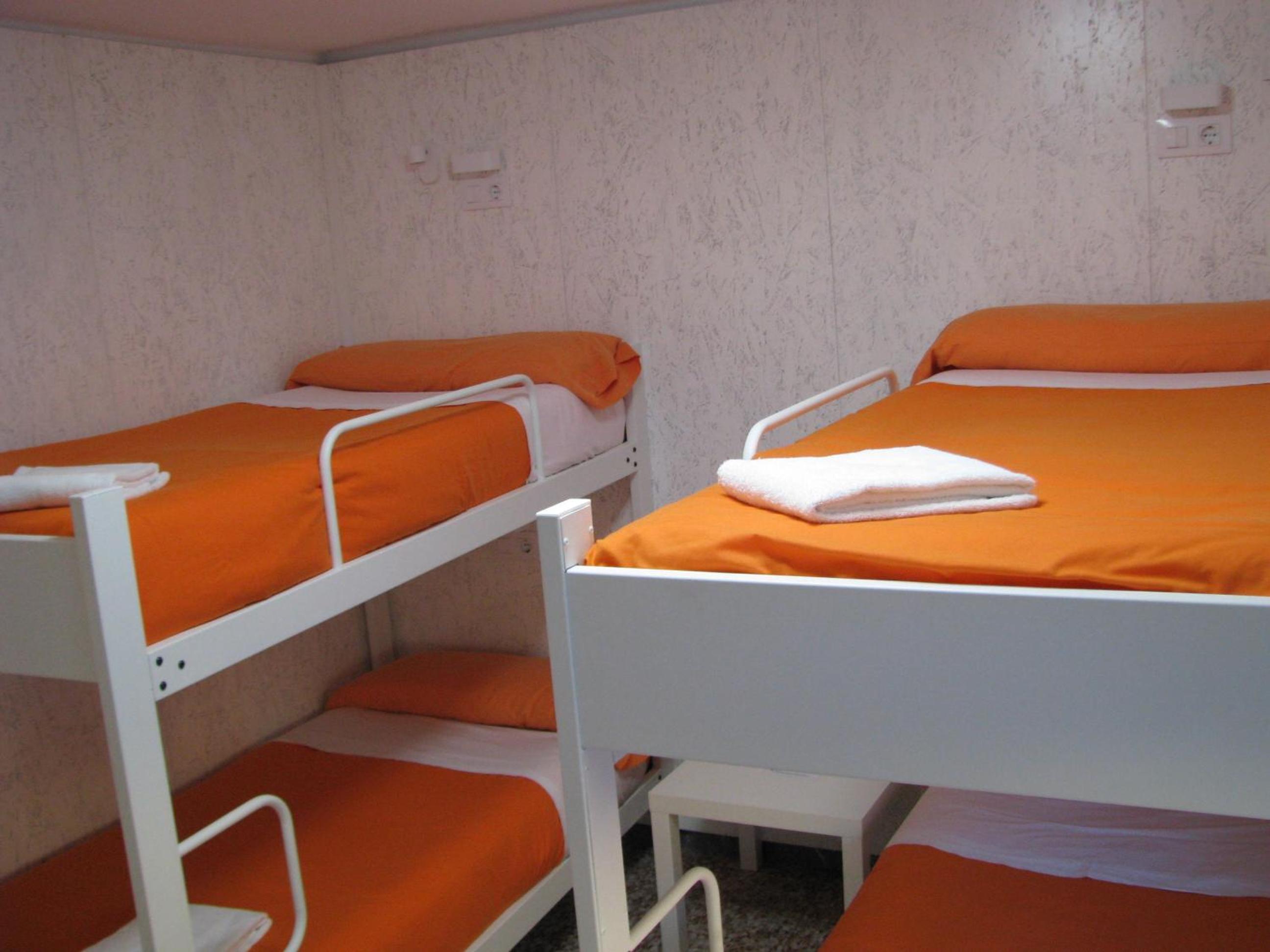 Barri Antic Hostel & Pub