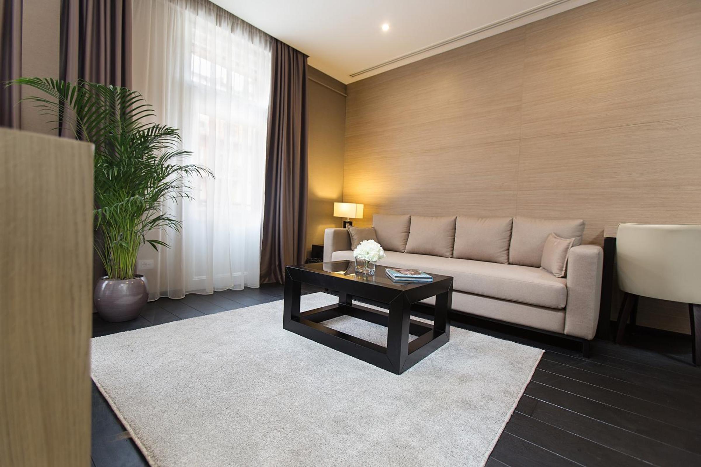 Dominic Smart & Luxury Suites - Republic Square