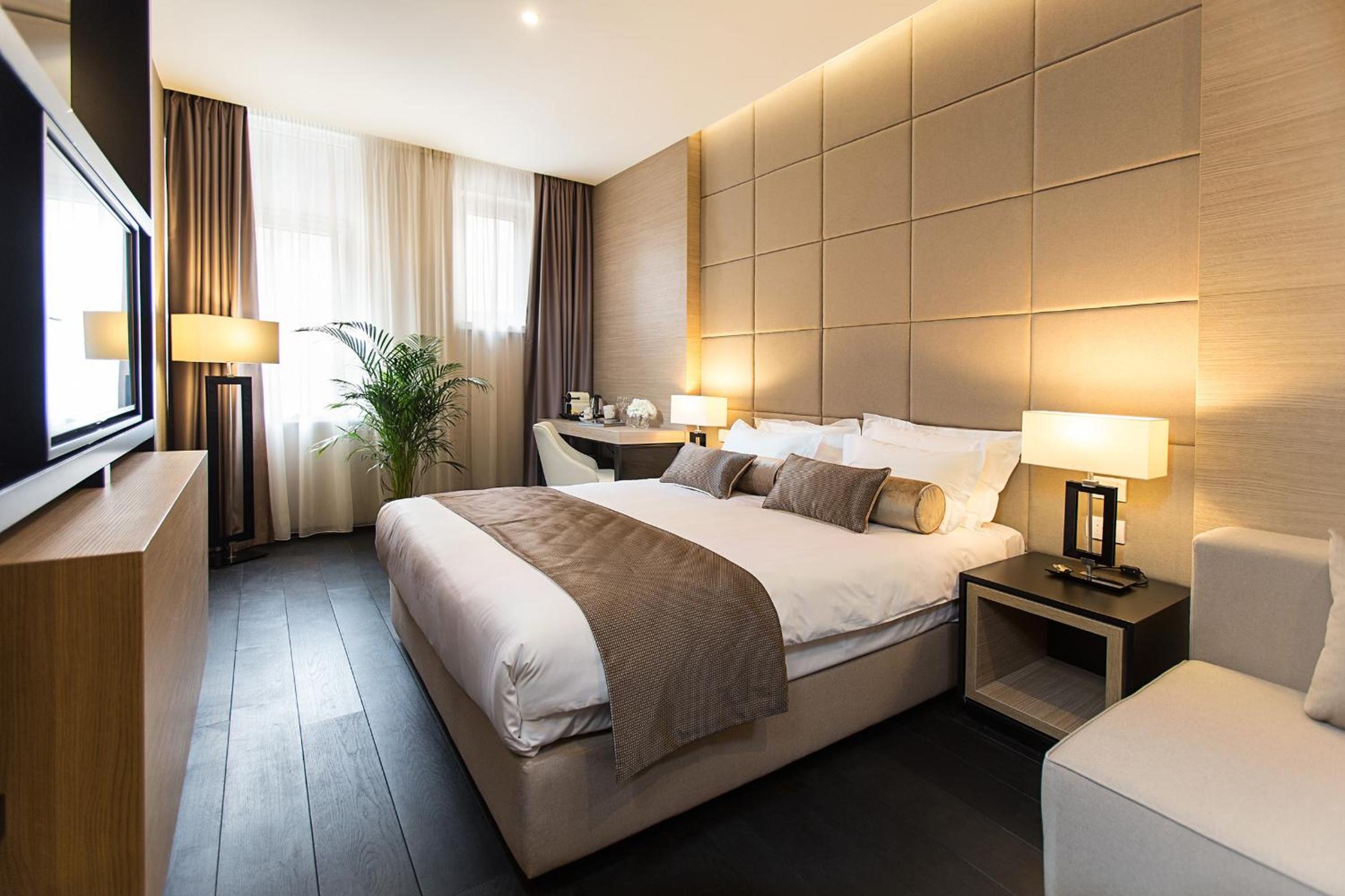 Dominic Smart & Luxury Suites - Republic Square