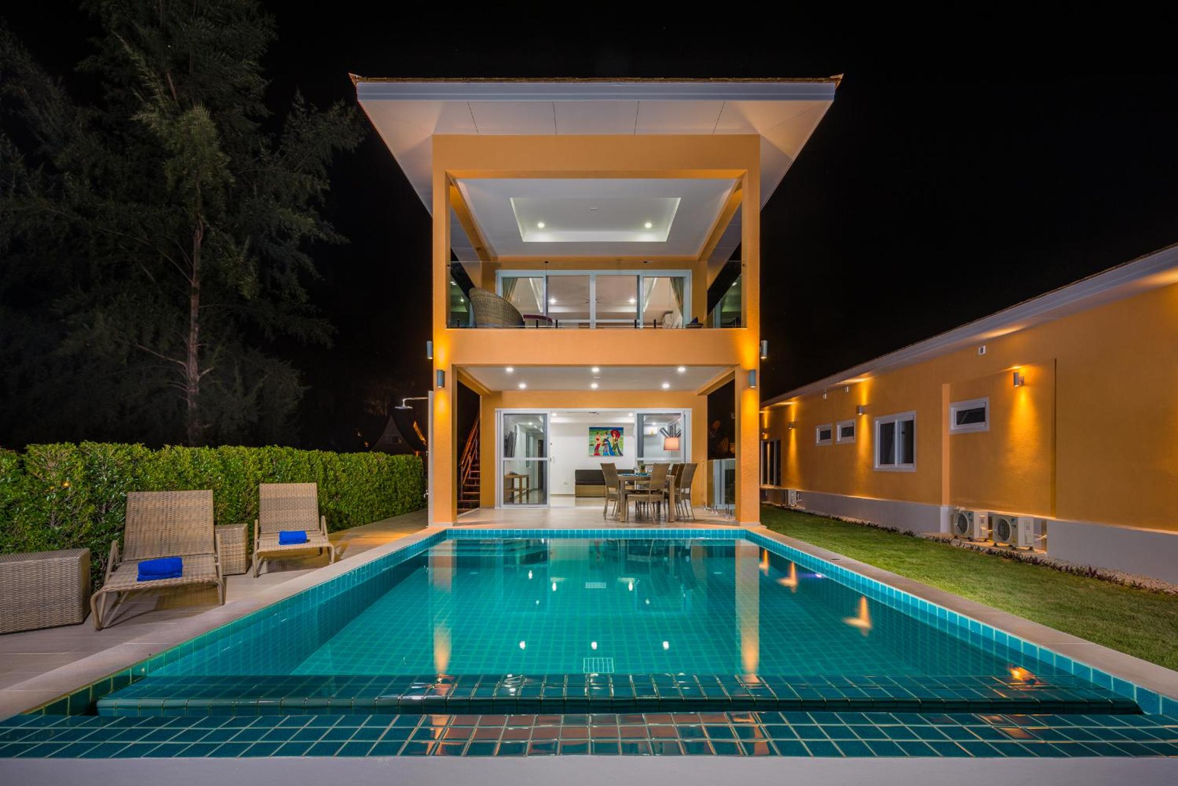 Sunset Emily Villas & Rooms